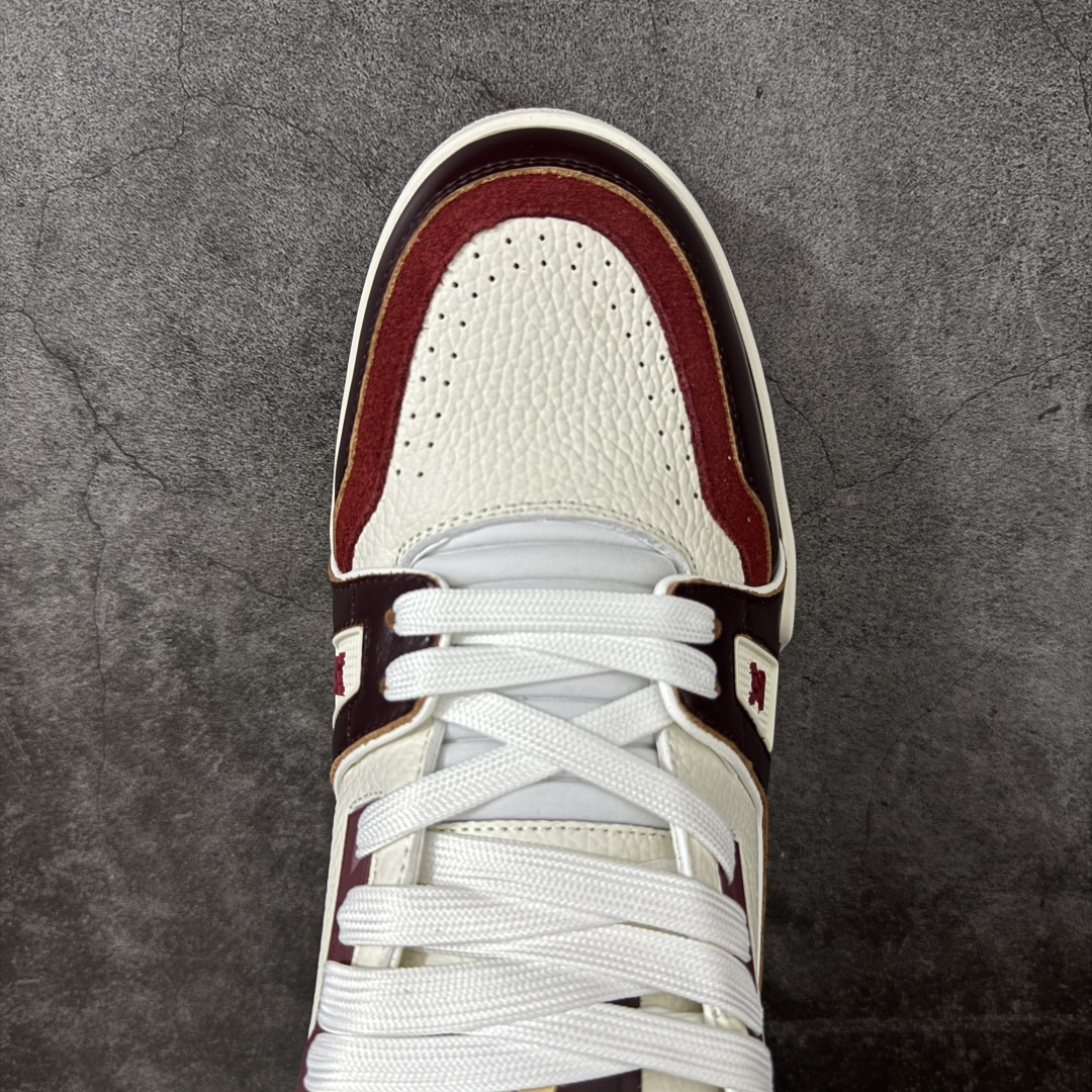 图片[5]-【广东纯原版本】LV Louis Vuitton Trainer 低帮休闲板鞋 代购级别 ZP级全套包装 原版购入历时近两个月开发打造！ 经典多拼色超好看 原版完美楦型 调试了两个月 鞋面独家订制压纹粒面小牛皮 大底TPU、模具费2w+ 质感媲美原版 垫脚聚米微料加透气英伦网布 细节原版一致 ❗️请注意区分市面通货材料 版型 包装配件 尺码： 39 40 41 42 43 44 45 46-莆田鞋