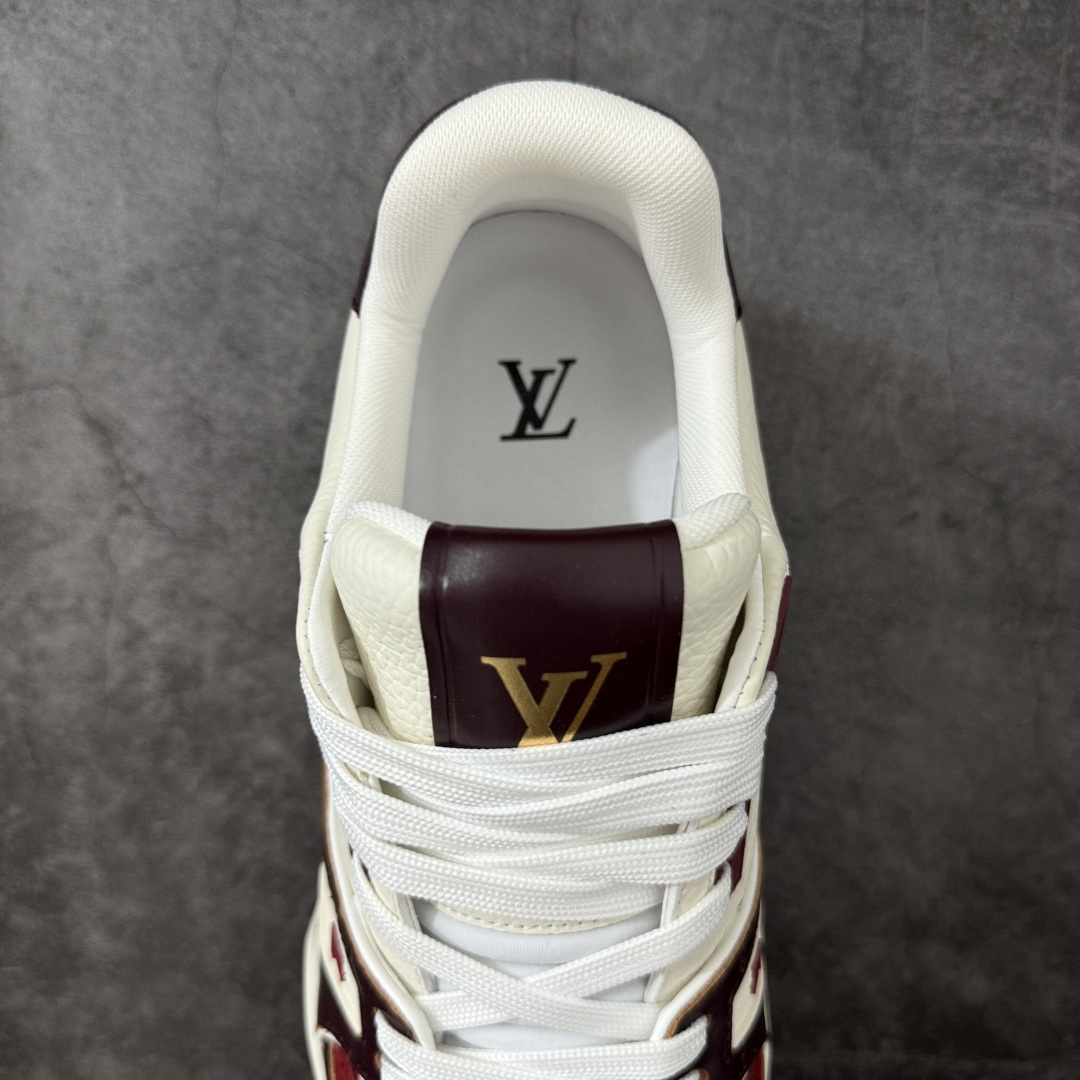 图片[8]-【广东纯原版本】LV Louis Vuitton Trainer 低帮休闲板鞋 代购级别 ZP级全套包装 原版购入历时近两个月开发打造！ 经典多拼色超好看 原版完美楦型 调试了两个月 鞋面独家订制压纹粒面小牛皮 大底TPU、模具费2w+ 质感媲美原版 垫脚聚米微料加透气英伦网布 细节原版一致 ❗️请注意区分市面通货材料 版型 包装配件 尺码： 39 40 41 42 43 44 45 46-莆田鞋
