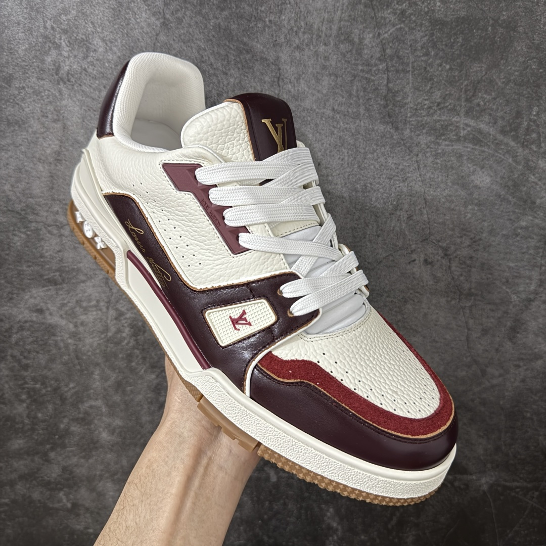 图片[3]-【广东纯原版本】LV Louis Vuitton Trainer 低帮休闲板鞋 代购级别 ZP级全套包装 原版购入历时近两个月开发打造！ 经典多拼色超好看 原版完美楦型 调试了两个月 鞋面独家订制压纹粒面小牛皮 大底TPU、模具费2w+ 质感媲美原版 垫脚聚米微料加透气英伦网布 细节原版一致 ❗️请注意区分市面通货材料 版型 包装配件 尺码： 39 40 41 42 43 44 45 46-莆田鞋