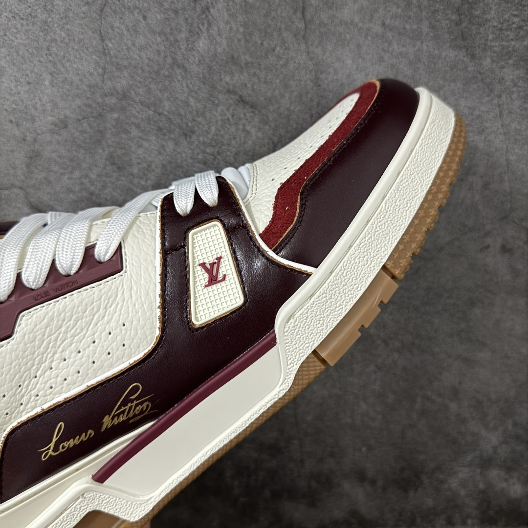 图片[6]-【广东纯原版本】LV Louis Vuitton Trainer 低帮休闲板鞋 代购级别 ZP级全套包装 原版购入历时近两个月开发打造！ 经典多拼色超好看 原版完美楦型 调试了两个月 鞋面独家订制压纹粒面小牛皮 大底TPU、模具费2w+ 质感媲美原版 垫脚聚米微料加透气英伦网布 细节原版一致 ❗️请注意区分市面通货材料 版型 包装配件 尺码： 39 40 41 42 43 44 45 46-莆田鞋