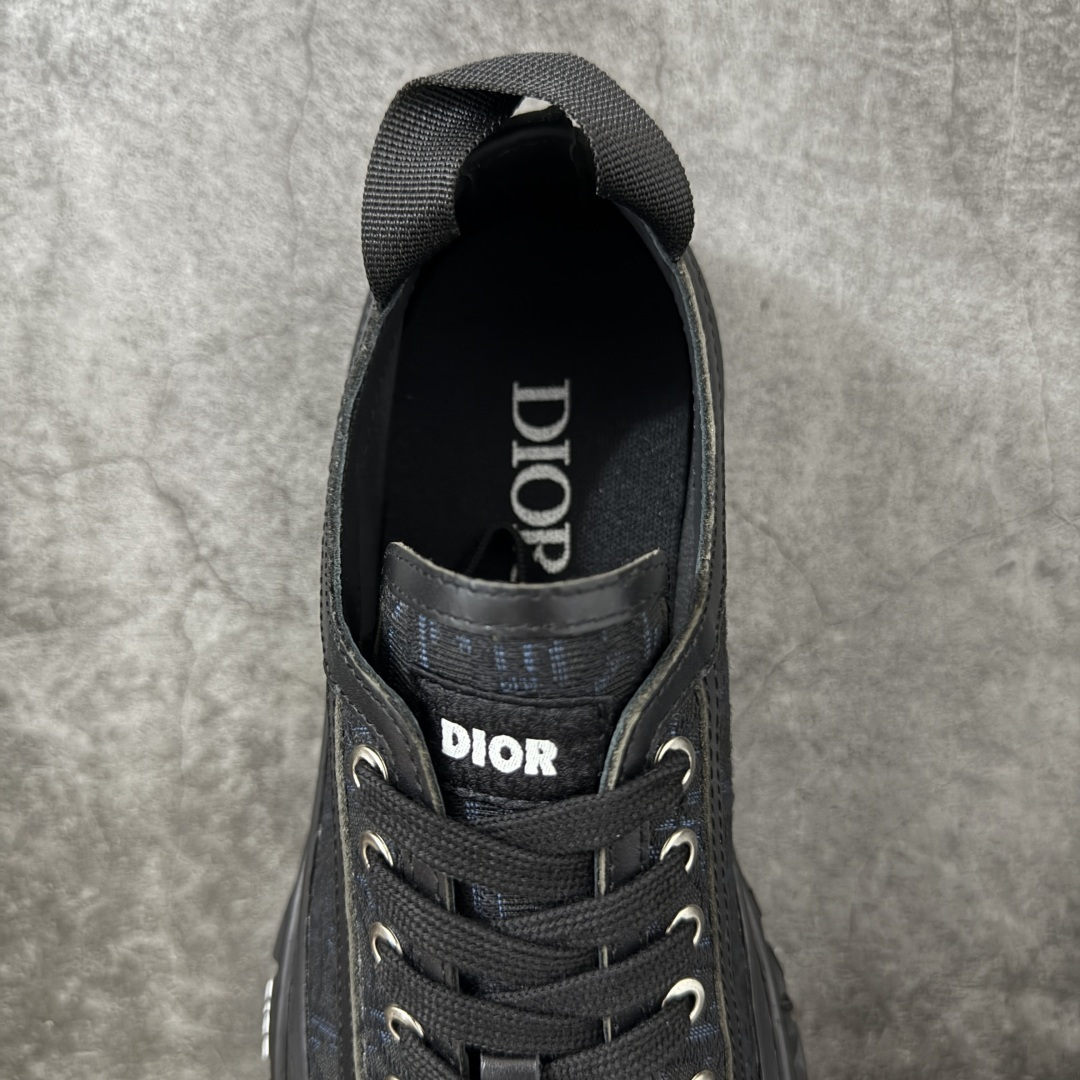 图片[8]-【莞产礼盒版】B28 Dior 老花刺绣运动休闲鞋高帮系带老爹鞋 Dior 迪奥 25ss巴黎时装周第一场分量十足的大秀场打造的新品，“只要入手这份高尚优雅就属于你了”运动休闲的慢跑鞋百搭时尚，采用透明橡胶镶片设计 D-Connect官方25ss走秀款 高弹力透气针织面 鞋带饰以“DIOR”标志 全包边橡胶鞋底 内里采用意大利进口小牛皮舒适透气 鞋底 Christian Dior 的标志性星星符号装饰 多材质拼接 原装规格包装 附 小票 手提袋 裸色全系列上新 鞋面采用进口丝绸牛皮RB胶片搭配柔软原版定制莱卡面.原版全套包装。 尺码： 39-46-莆田鞋