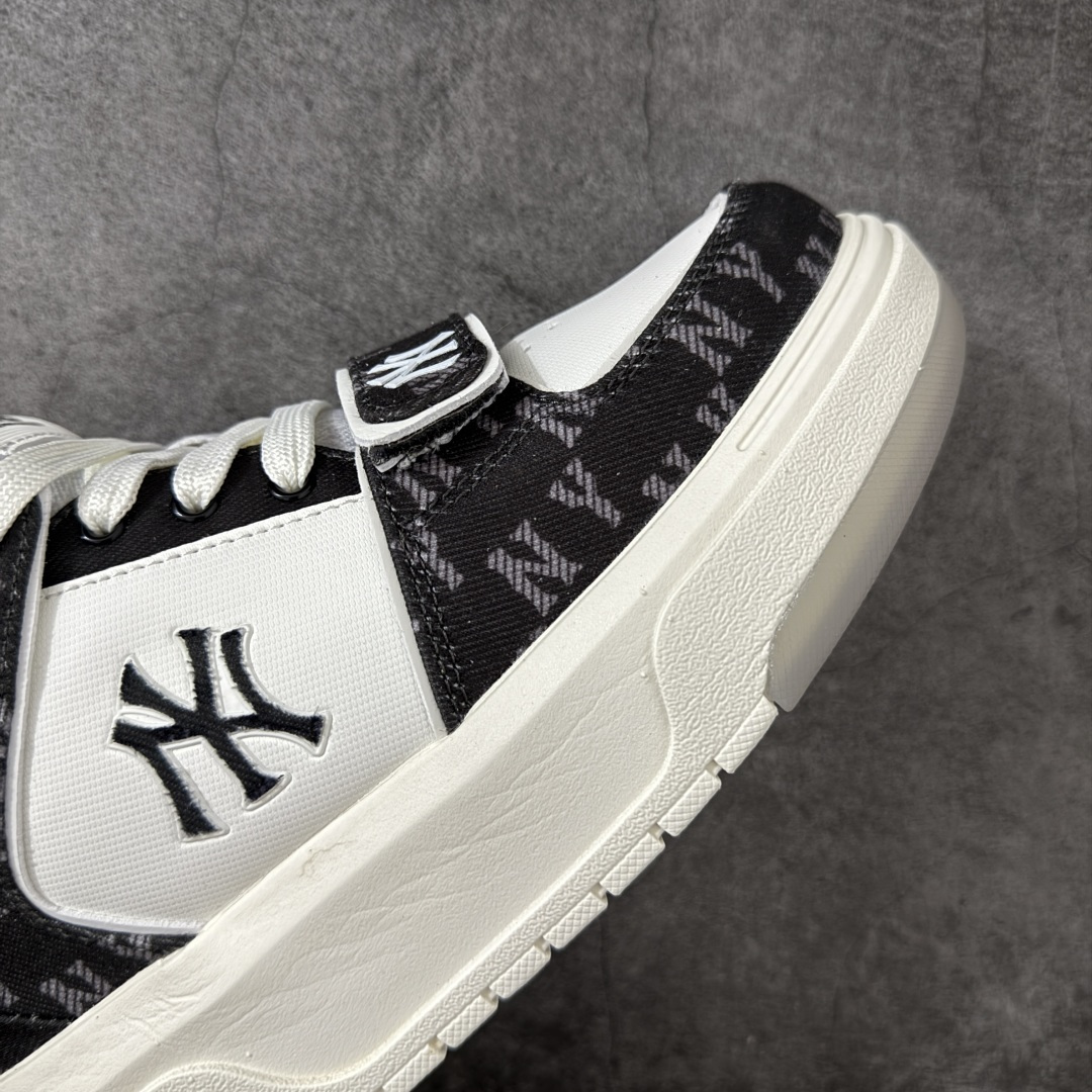 图片[6]-【公司级】MLB Chunky Liner New York Yankees 定制MLB配色 学长鞋系列低帮老爹风轻量增高厚底百搭休闲运动慢跑鞋高级街头休閒品牌MLB公开了新推出的Chunky Liner系列，以学长鞋之名，定义每个人的少年感！MLB在Big Ball Chunkey,High Chunkey等推出的每款运动鞋都大受欢迎，成爲运动鞋的爆款店，在2022年推出了新风格的运动鞋“Chunky Liner”系列。Chunky Liner是从棒球鞋中获得灵感设计，添加了气质街头时尚的运动鞋。在产品上市的同时推出一些海报中，它展现追求自己个性的顾客们的Flex形象和多样的搭配。特别是夹克和连衣裙等正式单品加上球帽，运动鞋等运动单品的混搭，展现更加时尚的搭配，给人舒适又酷的感觉。Chunky Liner是灵感来自于直线延伸的强打者的击球,鞋帮图案加上反向反射材质的Pipping线条，突显了细节。Outsol以棒球和MLB标志爲主题进行了设计,被评价爲体现了MLB独有的个性。 高弹性、吸汗、复原力卓越的开孔材质的鞋垫 货号：3ASXMDM6N(GP007) 尺码：尺码：35-45带半码-选品中心