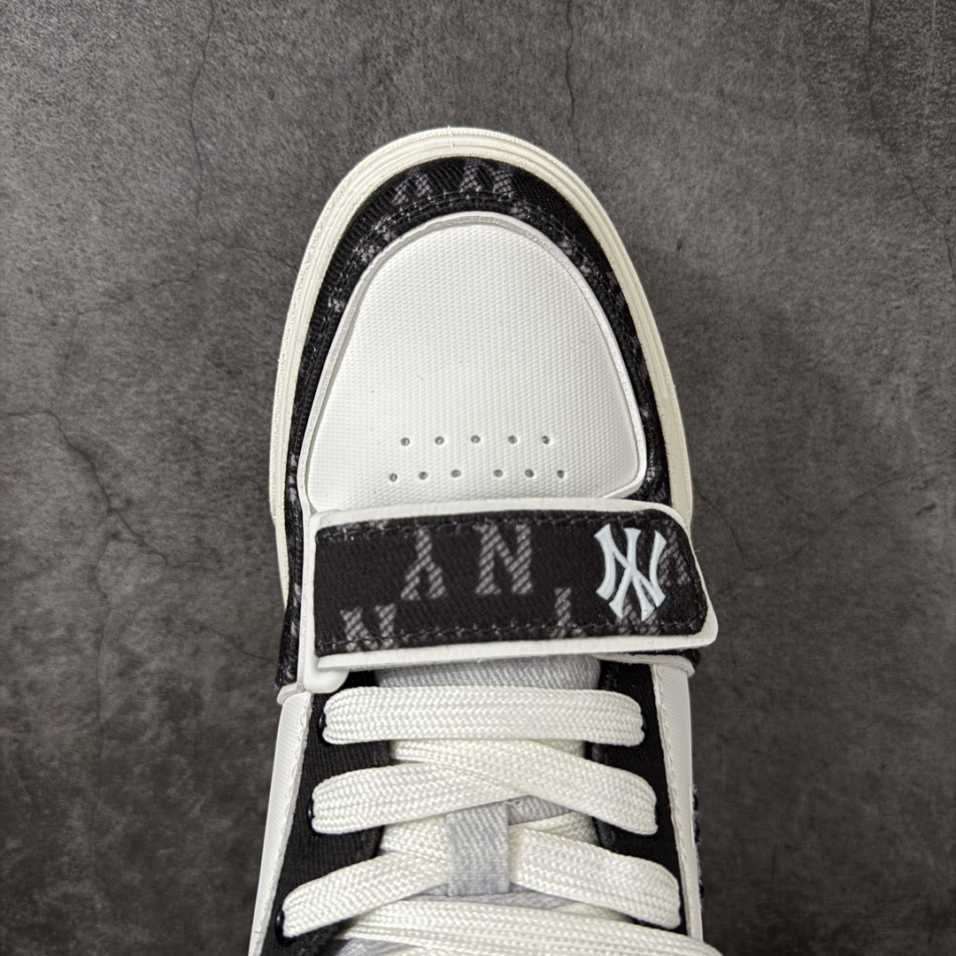 图片[5]-【公司级】MLB Chunky Liner New York Yankees 定制MLB配色 学长鞋系列低帮老爹风轻量增高厚底百搭休闲运动慢跑鞋高级街头休閒品牌MLB公开了新推出的Chunky Liner系列，以学长鞋之名，定义每个人的少年感！MLB在Big Ball Chunkey,High Chunkey等推出的每款运动鞋都大受欢迎，成爲运动鞋的爆款店，在2022年推出了新风格的运动鞋“Chunky Liner”系列。Chunky Liner是从棒球鞋中获得灵感设计，添加了气质街头时尚的运动鞋。在产品上市的同时推出一些海报中，它展现追求自己个性的顾客们的Flex形象和多样的搭配。特别是夹克和连衣裙等正式单品加上球帽，运动鞋等运动单品的混搭，展现更加时尚的搭配，给人舒适又酷的感觉。Chunky Liner是灵感来自于直线延伸的强打者的击球,鞋帮图案加上反向反射材质的Pipping线条，突显了细节。Outsol以棒球和MLB标志爲主题进行了设计,被评价爲体现了MLB独有的个性。 高弹性、吸汗、复原力卓越的开孔材质的鞋垫 货号：3ASXMDM6N(GP007) 尺码：尺码：35-45带半码-选品中心