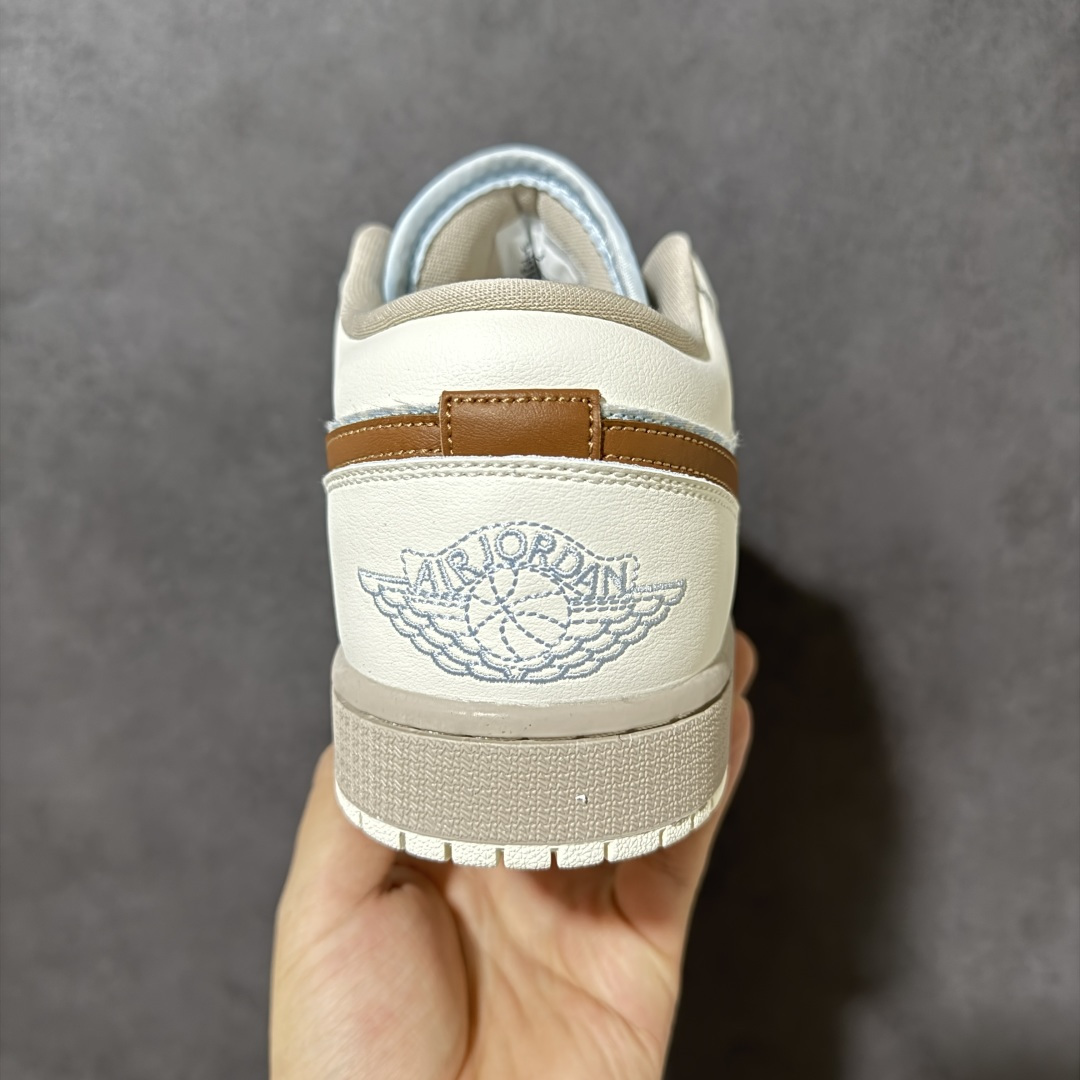 图片[4]-【K版纯原】Air Jordan AJ1 Low 低帮 IR7553-422 全新流水线出品 市场第二梯队最强版 全部原鞋开发 原楦原纸板开发 全鞋电脑针车 原厂内置全掌气垫 原盒内在原标 唯一Zp原版鞋带绑法 免检产品 全新2022版型 全头层皮料 完美零毛边处理 原厂配置全掌气垫 价格定位良心 新配色陆续出货 尺码：36-46-选品中心
