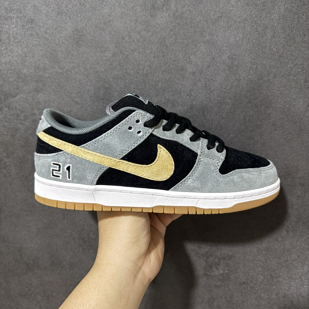 【公司级】耐克Nike SB Dunk Low扣篮系列低帮休闲运动滑板板鞋采用软质牛剖皮鞋面材质#正确后跟反口里弧度#原厂中底布正确印刷#鞋垫嵌入缓震乳胶+Sole真气垫装置#原比值开发耐磨橡胶大底❗ 货号：BQ6817-204 尺码：36 36.5 37.5 38 38.5 39 40 40.5 41 42 42.5 43 44 44.5 45 46-选品中心