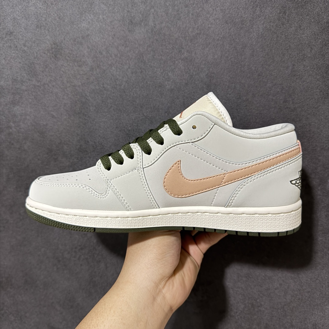图片[2]-【K版纯原】Air Jordan AJ1 Low 低帮 DC0774-111 全新流水线出品 市场第二梯队最强版 全部原鞋开发 原楦原纸板开发 全鞋电脑针车 原厂内置全掌气垫 原盒内在原标 唯一Zp原版鞋带绑法 免检产品 全新2022版型 全头层皮料 完美零毛边处理 原厂配置全掌气垫 价格定位良心 新配色陆续出货 尺码：36-46-选品中心