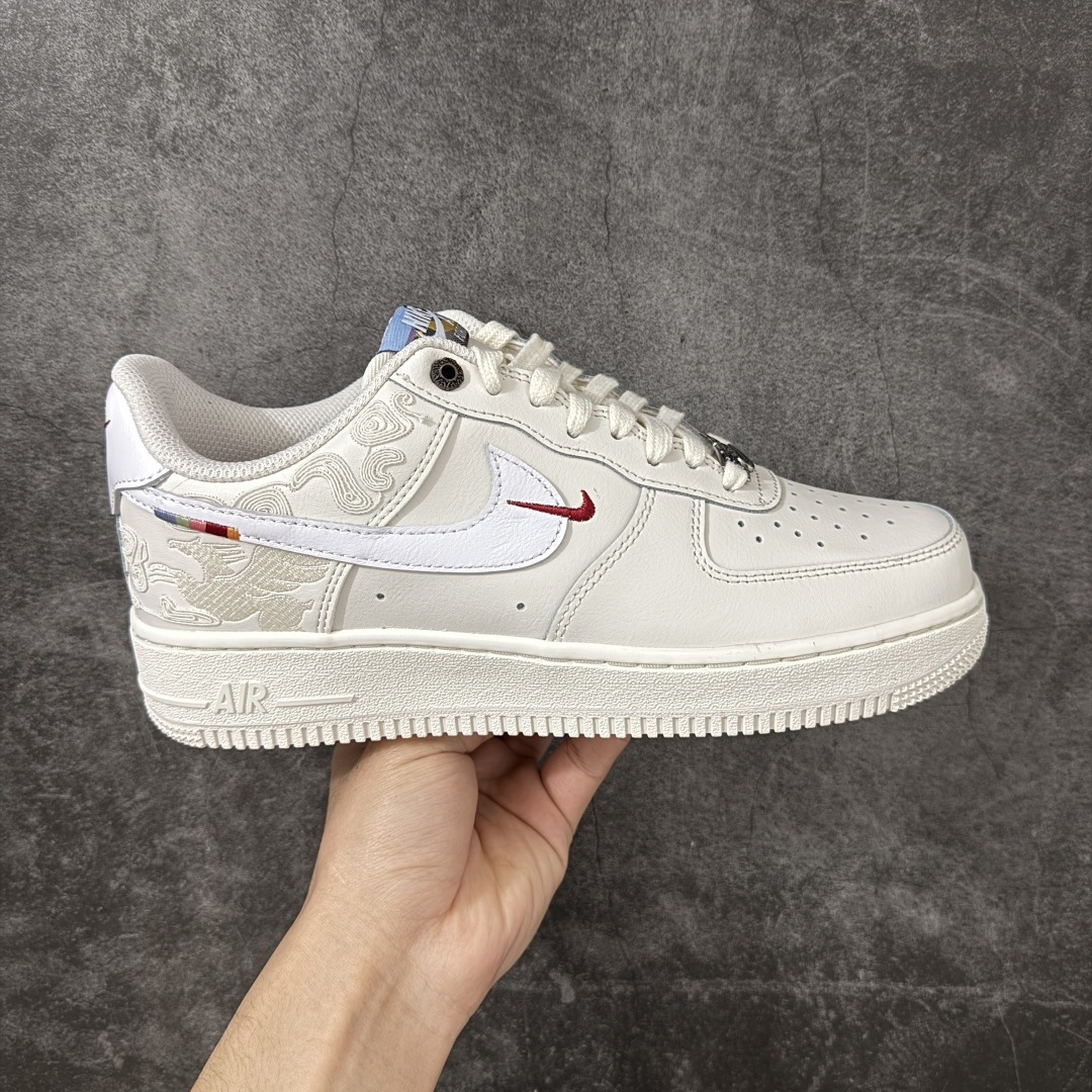 NO:780047,Local stores support [CS pure original version] Nike Air Force 1'07 Low Limited to the Year of the Horse Air Force 1 low-top casual sneakers IQ1119-011 Pure original leather material Original quality Special counter supply Original last original cardboard Customized hardware accessories Built-in full-length air cushion Original sole Size 36 36.5 37.5 38 38.5 39 40  40.5 41 42 42.5 43 44 44.5 45 46 Code ZXB250260,19860909本地 支持放店【CS纯原版本】Nike Air Force 1'07 Low 马年限定 空军一号低帮休闲板鞋 IQ1119-011 纯原原厂皮料 原版品质 专柜特供 原楦头原纸板 定制五金配件 内置全掌气垫 原厂鞋底  尺码36 36.5 37.5 38 38.5 39 40 40.5 41 42 42.5 43 44 44.5 45 46 编码ZXB250260,,Men's shoes
