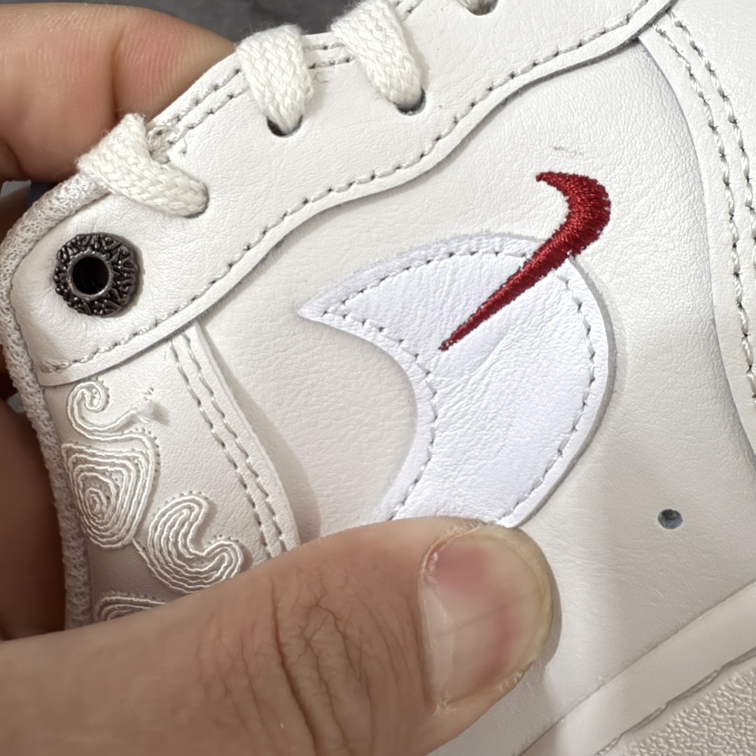 图片[4]-【CS纯原版本】Nike Air Force 1\’07 Low 马年限定 空军一号低帮休闲板鞋 IQ1119-011  纯原原厂皮料 原版品质 专柜特供 原楦头原纸板 定制五金配件 内置全掌气垫 原厂鞋底   尺码：36 36.5 37.5 38 38.5 39 40 40.5 41 42 42.5 43 44 44.5 45 46-选品中心