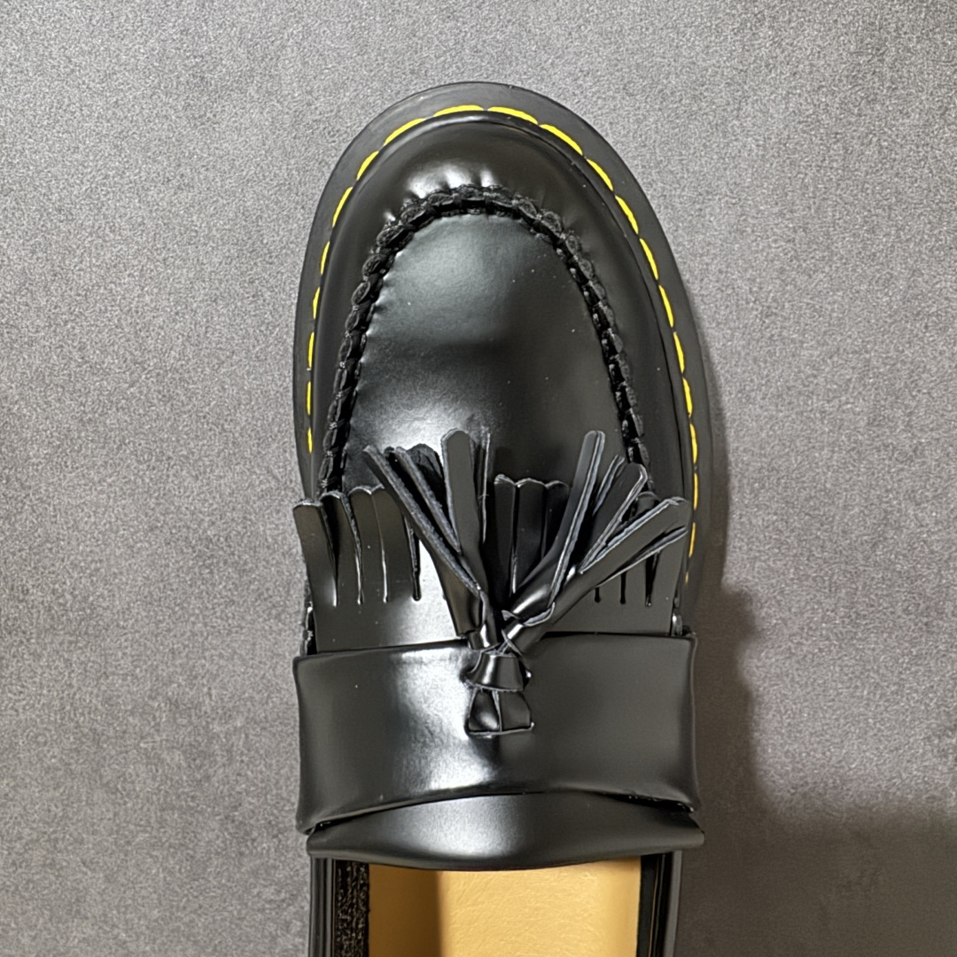图片[5]-【公司级】Dr.martens马汀博士 Martens 1046 Smooth Leather Platform系列松糕高帮英伦骑士朋克复古机车厚底粗跟 马丁靴 采用硬质牛培开边珠牛培皮打造鞋面 厚实耐磨PVC原厂透明水晶橡胶大底 原版一致空胶工艺 真实大底拉帮线锁底 货号：R11822202 尺码：39-45无半码-选品中心