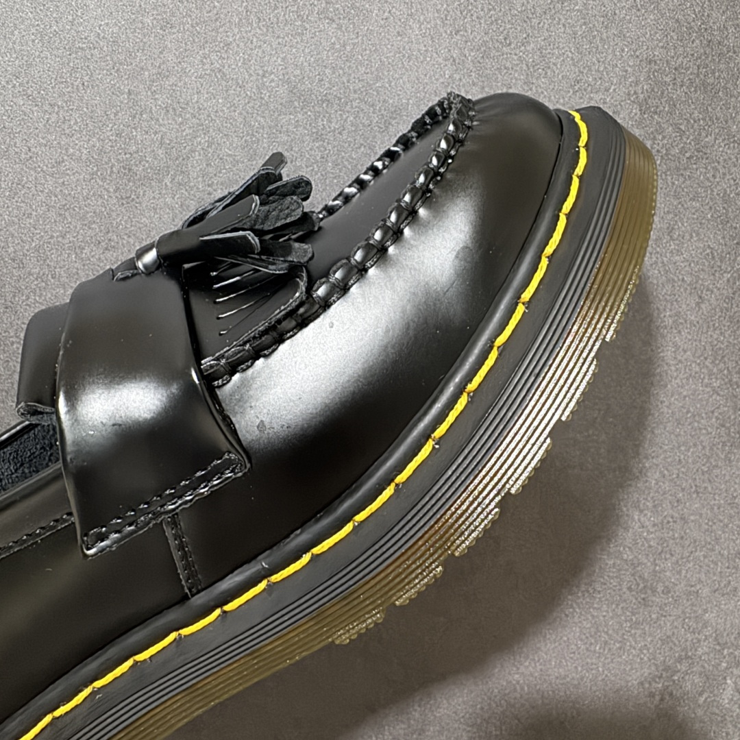 图片[8]-【公司级】Dr.martens马汀博士 Martens 1046 Smooth Leather Platform系列松糕高帮英伦骑士朋克复古机车厚底粗跟 马丁靴 采用硬质牛培开边珠牛培皮打造鞋面 厚实耐磨PVC原厂透明水晶橡胶大底 原版一致空胶工艺 真实大底拉帮线锁底 货号：R11822202 尺码：39-45无半码-选品中心