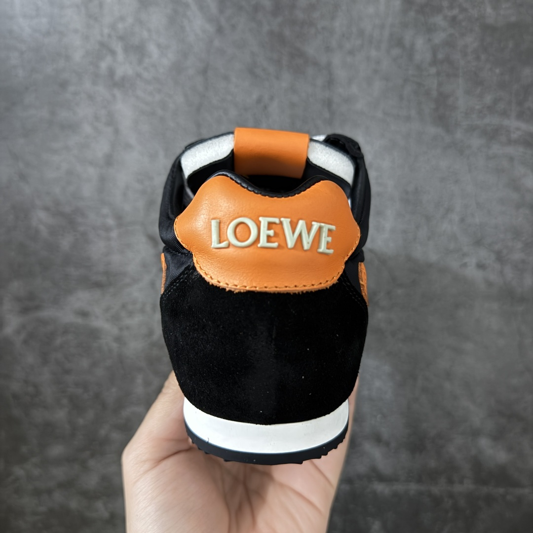 图片[4]-【莞产纯原】罗意威LOEWE 2025 | Ballet Runner2.0 新款芭蕾舞鞋 目前市场最优品质 细节完美 裁边清洁度超高 无毛边 代购专供品质 原版私模大底 版型和材质均1比1完美复刻 内里全包头层小羊皮 作为LOEWE的标志性设计 超柔软，轻便且灵活的鞋底，新的波浪纹理橡胶外底，延伸至鞋头，升级的柔软皮革内衬和鞋床，提供最大舒适感，后跟有3D注塑橡胶徽标，真皮和皮料混搭彰显复古风格 内增高拼色德训鞋 阿甘鞋 小白鞋 拼色拼接鞋面 非常高级隐藏式小内增高 脚后跟设计新颖 柔软舒适 会被评为年度最舒适的暴走鞋 如履平地 原版细节 鞋面由进口麂皮 牛皮 原版布拼接 牛皮垫脚 原版定制磨具组合大底 原盒包装 ms内娱明星杨幂等众多同款上脚 小红书 一系列素材图 极具爆款。 尺码 35-40-选品中心