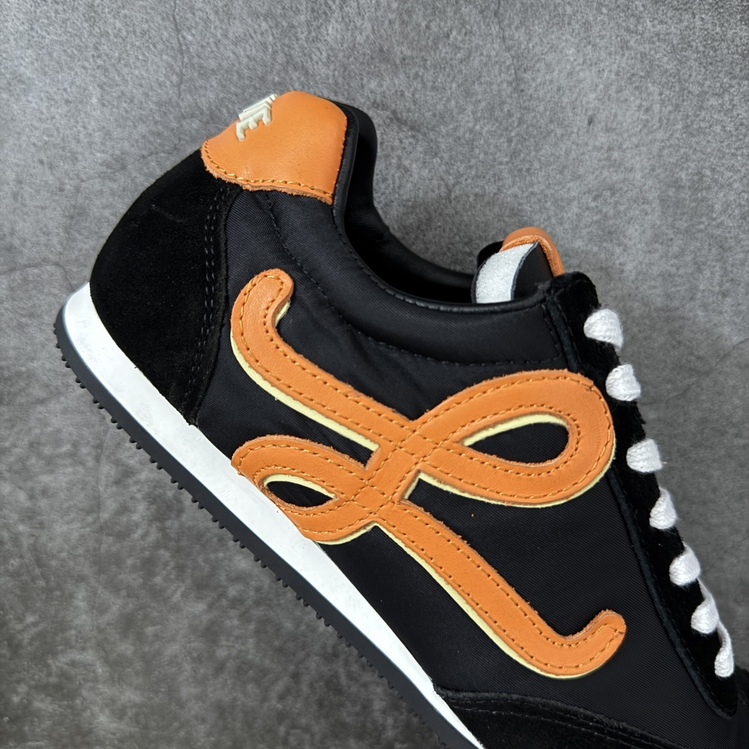 图片[7]-【莞产纯原】罗意威LOEWE 2025 | Ballet Runner2.0 新款芭蕾舞鞋 目前市场最优品质 细节完美 裁边清洁度超高 无毛边 代购专供品质 原版私模大底 版型和材质均1比1完美复刻 内里全包头层小羊皮 作为LOEWE的标志性设计 超柔软，轻便且灵活的鞋底，新的波浪纹理橡胶外底，延伸至鞋头，升级的柔软皮革内衬和鞋床，提供最大舒适感，后跟有3D注塑橡胶徽标，真皮和皮料混搭彰显复古风格 内增高拼色德训鞋 阿甘鞋 小白鞋 拼色拼接鞋面 非常高级隐藏式小内增高 脚后跟设计新颖 柔软舒适 会被评为年度最舒适的暴走鞋 如履平地 原版细节 鞋面由进口麂皮 牛皮 原版布拼接 牛皮垫脚 原版定制磨具组合大底 原盒包装 ms内娱明星杨幂等众多同款上脚 小红书 一系列素材图 极具爆款。 尺码 35-40-选品中心