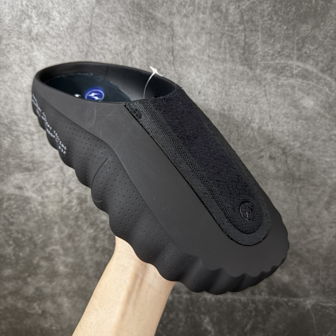 图片[3]-【PK纯原】Nike Mind 001 神经科学足底按摩包头拖鞋Nike × Fragment Design Mind 001 藤原浩闪电⚡️联名 同源ZP原材 匠心打造 🔹原厂MD一体发泡大底：全套原模开版，渐变雾面哑光喷漆，柔软回弹和ZP完全一致。 🔹22颗独立PEBAX泡棉按摩底：黑科技活塞式按摩脚感，踩下去的Q弹感和ZP无差。 🔹正确组合大底：鞋头前后跟橡胶贴片，耐磨防滑，细节还原到每一处。 🔹高还原细节：TPU电镀银Swoosh、针织透气鞋舌、高弹原鞋垫，清洁度拉满。 货号： IQ8502-001 尺码：36 36.5 37.5 38 38.5 39 40 40.5 41 42 42.5 43 44 44.5 45 46 47.5 48.5 ⚠️尺码提示：偏小一码，建议拍大一码，脚感更舒适。-选品中心