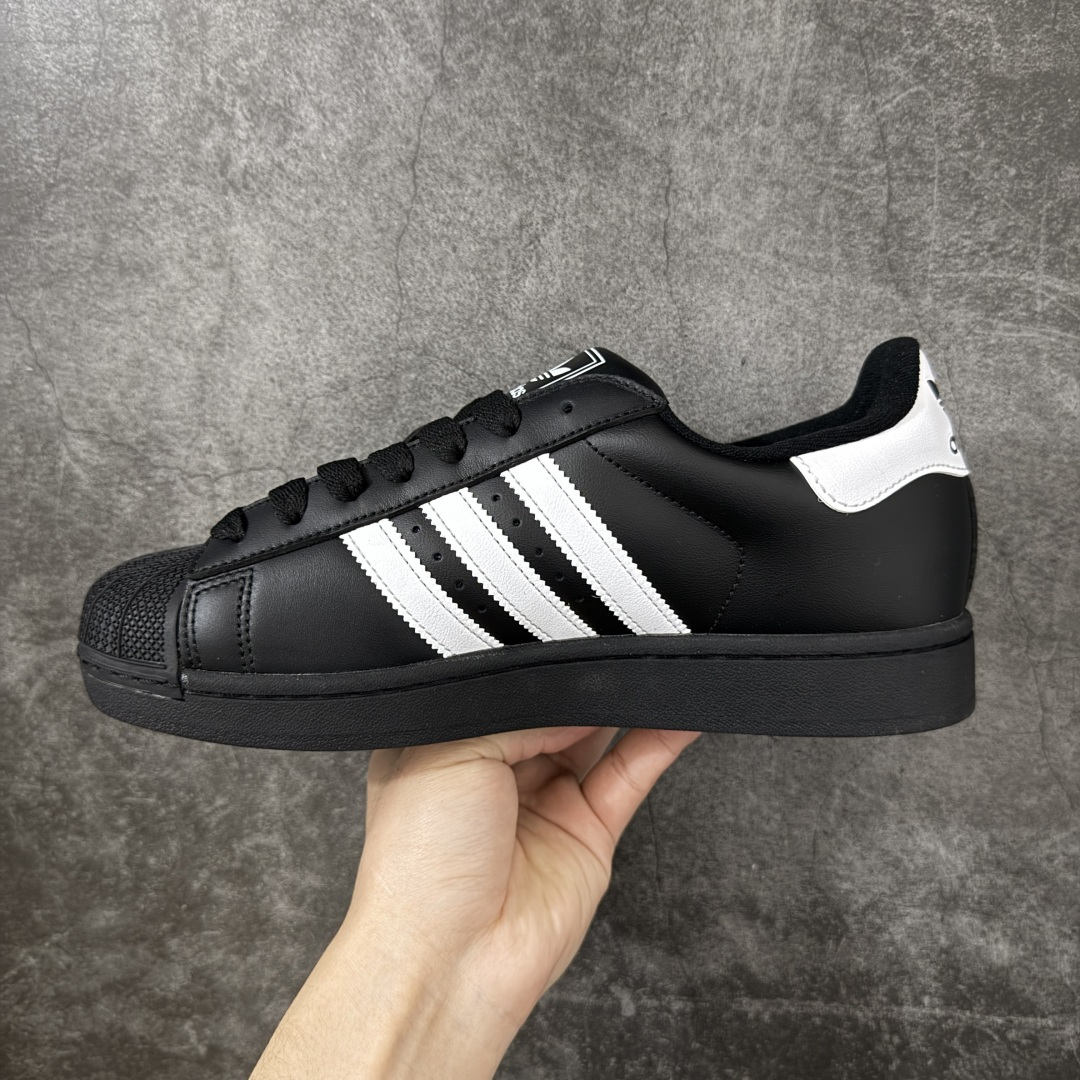 图片[2]-【H11顶级头层版】adidas originals Superstar 2 贝壳头 简约经典 舒适时尚 复古板鞋 男女同款 黑白 货号：JI0079 全新升级版 皮料改进至头层原厂皮 原盒 原底原料 开模打造 原厂织唛鞋标 高精密准度 原楦原纸板开发 匹配原版98%以上 后跟垫棉独家呈现 反口里弧度正确 原厂鞋垫 背胶 后跟电绣针数 与正品一致 原厂皮料 原厂车缝线 质感无敌 皮料切割干净 无任何毛边 清洁度细节完美 进口港宝加持 后跟自然饱满 还原公司包裹性 鞋面采用原装数据贴合技术 全方位贴合包裹脚型 鞋跟部鞋底牵引设计 提供强大的抓地性能 更适应不同实战场地路面 尺码：35.5 36 36.5 37.5 38 38.5 39 40 40.5 41 42 42.5 43 44 45-选品中心
