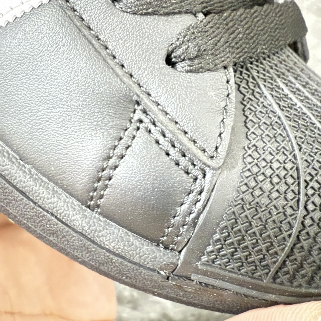 图片[8]-【H11顶级头层版】adidas originals Superstar 2 贝壳头 简约经典 舒适时尚 复古板鞋 男女同款 黑白 货号：JI0079 全新升级版 皮料改进至头层原厂皮 原盒 原底原料 开模打造 原厂织唛鞋标 高精密准度 原楦原纸板开发 匹配原版98%以上 后跟垫棉独家呈现 反口里弧度正确 原厂鞋垫 背胶 后跟电绣针数 与正品一致 原厂皮料 原厂车缝线 质感无敌 皮料切割干净 无任何毛边 清洁度细节完美 进口港宝加持 后跟自然饱满 还原公司包裹性 鞋面采用原装数据贴合技术 全方位贴合包裹脚型 鞋跟部鞋底牵引设计 提供强大的抓地性能 更适应不同实战场地路面 尺码：35.5 36 36.5 37.5 38 38.5 39 40 40.5 41 42 42.5 43 44 45-选品中心