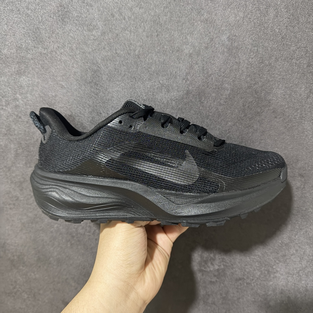 【公司级】Nike ACG Zegama Trail 耐克缓震透气户外跑步鞋  #鞋款质地轻盈 耐穿透气 粘性橡胶外底铸就适合攀岩的出众抓地力，柔软的 React 泡绵中底缔造非凡舒适感受，无论你是在城市健行，还是在野外攀岩，都能从容应对 货号：HV8116-002  尺码：36 36.5 37.5 38 38.5 39 40 40.5 41 42 42.5 43 44 44.5 45-选品中心