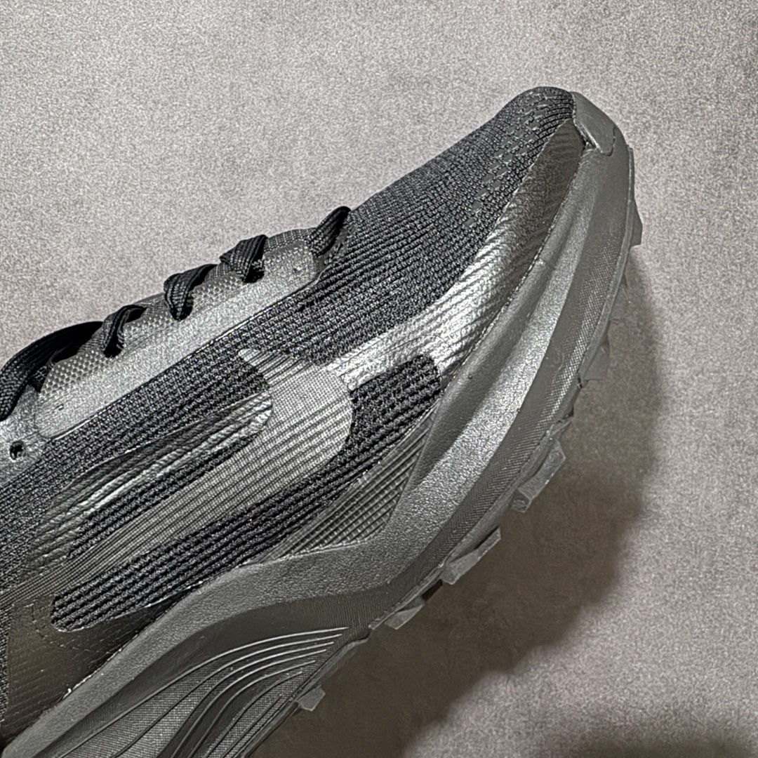 图片[8]-【公司级】Nike ACG Zegama Trail 耐克缓震透气户外跑步鞋  #鞋款质地轻盈 耐穿透气 粘性橡胶外底铸就适合攀岩的出众抓地力，柔软的 React 泡绵中底缔造非凡舒适感受，无论你是在城市健行，还是在野外攀岩，都能从容应对 货号：HV8116-002  尺码：36 36.5 37.5 38 38.5 39 40 40.5 41 42 42.5 43 44 44.5 45-选品中心