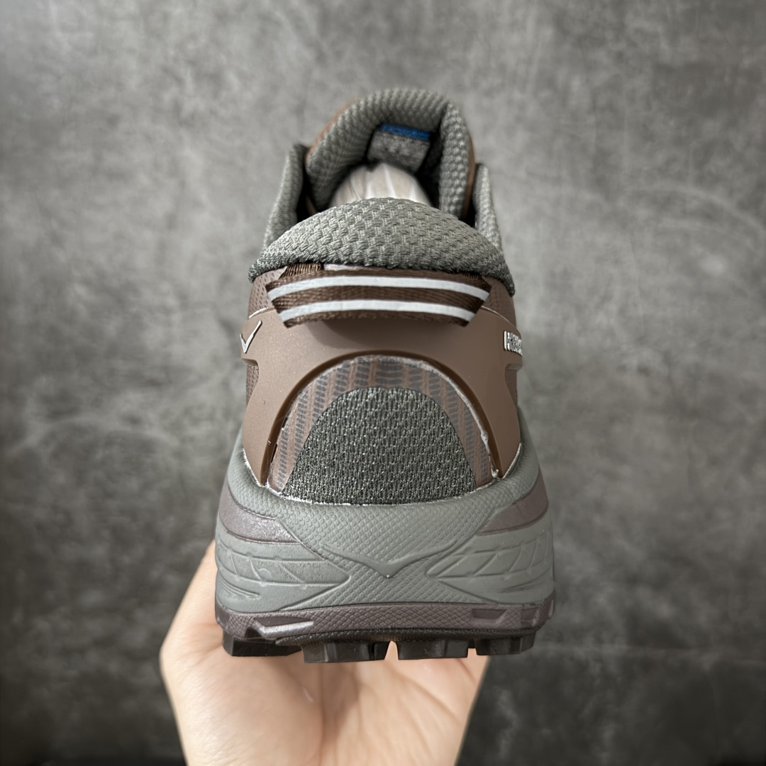 图片[4]-【公司级】Hoka Mafate Speed 2 马法特二代超轻厚底轻量山地跑步鞋 1126851 AYW  #轻量化材料Fresh Foam。超轻量中底全部用料过3C认证！ 滚动平衡科技减少33%能量消耗 ！第二代Mafate更是延续精髓设计，并调整了整体的鞋型，修身的鞋型，更加灵巧的感觉一下子来了。外底韧弹感十足的EVA泡绵，结合Vibram橡胶大底，性能稳定输出，无论是平时穿着还是在潮湿的梅雨季节跑步，都是非常优秀的搭配。  尺码：36 36.5 37 38 38.5 39 40 40.5 41 42 42.5 43 44 45-选品中心