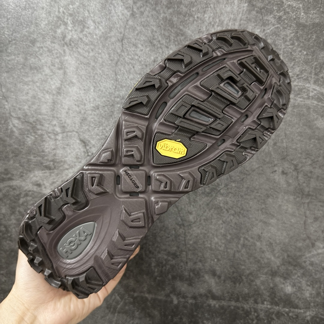 图片[9]-【公司级】Hoka Mafate Speed 2 马法特二代超轻厚底轻量山地跑步鞋 1126851 AYW  #轻量化材料Fresh Foam。超轻量中底全部用料过3C认证！ 滚动平衡科技减少33%能量消耗 ！第二代Mafate更是延续精髓设计，并调整了整体的鞋型，修身的鞋型，更加灵巧的感觉一下子来了。外底韧弹感十足的EVA泡绵，结合Vibram橡胶大底，性能稳定输出，无论是平时穿着还是在潮湿的梅雨季节跑步，都是非常优秀的搭配。  尺码：36 36.5 37 38 38.5 39 40 40.5 41 42 42.5 43 44 45-选品中心