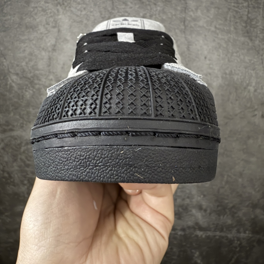 图片[7]-【H11顶级头层版】adidas originals Superstar 2 贝壳头 简约经典 舒适时尚 复古板鞋 男女同款 黑白 货号：JQ3222 全新升级版 皮料改进至头层原厂皮 原盒 原底原料 开模打造 原厂织唛鞋标 高精密准度 原楦原纸板开发 匹配原版98%以上 后跟垫棉独家呈现 反口里弧度正确 原厂鞋垫 背胶 后跟电绣针数 与正品一致 原厂皮料 原厂车缝线 质感无敌 皮料切割干净 无任何毛边 清洁度细节完美 进口港宝加持 后跟自然饱满 还原公司包裹性 鞋面采用原装数据贴合技术 全方位贴合包裹脚型 鞋跟部鞋底牵引设计 提供强大的抓地性能 更适应不同实战场地路面 尺码：35.5 36 36.5 37.5 38 38.5 39 40 40.5 41 42 42.5 43 44 45-选品中心