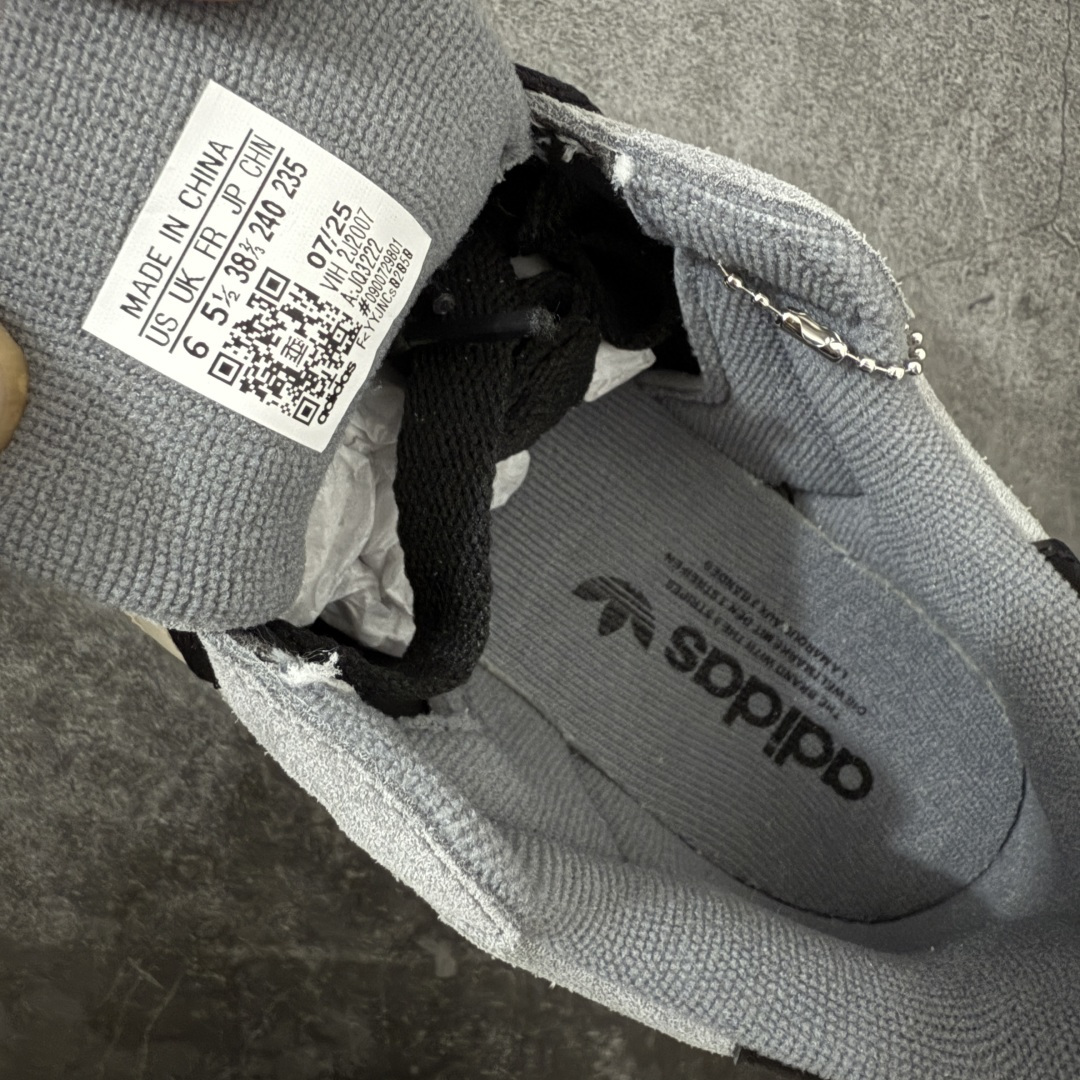 图片[5]-【H11顶级头层版】adidas originals Superstar 2 贝壳头 简约经典 舒适时尚 复古板鞋 男女同款 黑白 货号：JQ3222 全新升级版 皮料改进至头层原厂皮 原盒 原底原料 开模打造 原厂织唛鞋标 高精密准度 原楦原纸板开发 匹配原版98%以上 后跟垫棉独家呈现 反口里弧度正确 原厂鞋垫 背胶 后跟电绣针数 与正品一致 原厂皮料 原厂车缝线 质感无敌 皮料切割干净 无任何毛边 清洁度细节完美 进口港宝加持 后跟自然饱满 还原公司包裹性 鞋面采用原装数据贴合技术 全方位贴合包裹脚型 鞋跟部鞋底牵引设计 提供强大的抓地性能 更适应不同实战场地路面 尺码：35.5 36 36.5 37.5 38 38.5 39 40 40.5 41 42 42.5 43 44 45-选品中心