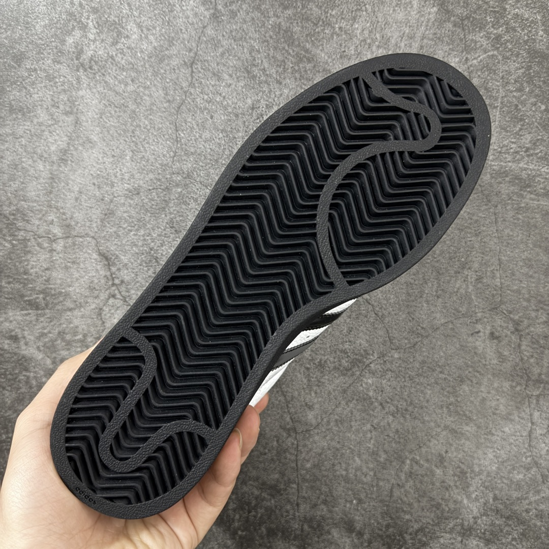 图片[9]-【H11顶级头层版】adidas originals Superstar 2 贝壳头 简约经典 舒适时尚 复古板鞋 男女同款 黑白 货号：JQ0313 全新升级版 皮料改进至头层原厂皮 原盒 原底原料 开模打造 原厂织唛鞋标 高精密准度 原楦原纸板开发 匹配原版98%以上 后跟垫棉独家呈现 反口里弧度正确 原厂鞋垫 背胶 后跟电绣针数 与正品一致 原厂皮料 原厂车缝线 质感无敌 皮料切割干净 无任何毛边 清洁度细节完美 进口港宝加持 后跟自然饱满 还原公司包裹性 鞋面采用原装数据贴合技术 全方位贴合包裹脚型 鞋跟部鞋底牵引设计 提供强大的抓地性能 更适应不同实战场地路面 尺码：35.5 36 36.5 37.5 38 38.5 39 40 40.5 41 42 42.5 43 44 45-选品中心