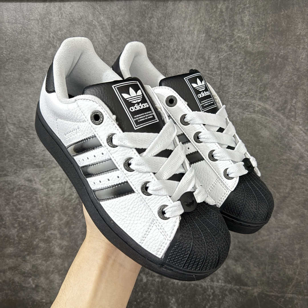 【H11顶级头层版】adidas originals Superstar 2 贝壳头 简约经典 舒适时尚 复古板鞋 男女同款 黑白 货号：JQ0313 全新升级版 皮料改进至头层原厂皮 原盒 原底原料 开模打造 原厂织唛鞋标 高精密准度 原楦原纸板开发 匹配原版98%以上 后跟垫棉独家呈现 反口里弧度正确 原厂鞋垫 背胶 后跟电绣针数 与正品一致 原厂皮料 原厂车缝线 质感无敌 皮料切割干净 无任何毛边 清洁度细节完美 进口港宝加持 后跟自然饱满 还原公司包裹性 鞋面采用原装数据贴合技术 全方位贴合包裹脚型 鞋跟部鞋底牵引设计 提供强大的抓地性能 更适应不同实战场地路面 尺码：35.5 36 36.5 37.5 38 38.5 39 40 40.5 41 42 42.5 43 44 45-选品中心
