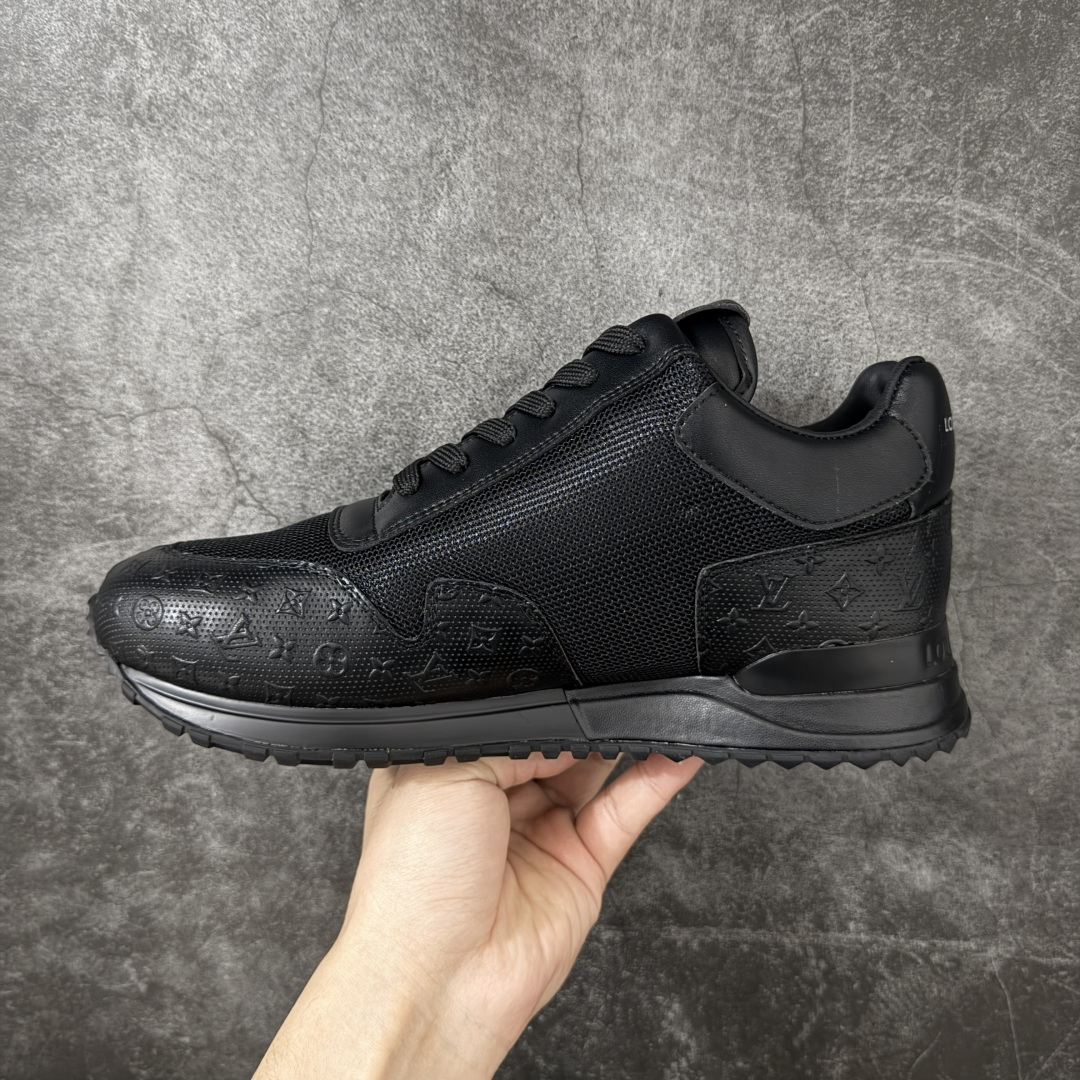 图片[2]-【广东纯原版本】Louis Vuitton Archlight Sneakers｜ INS 炸款 · 米兰走秀风 · 探视系列复古老爹鞋 ✦ 法国顶级高奢品牌 LV 路易威登 ✦ 代购级品质 · 第一时间订入 ZP 开发 ✦ 每一处拼色材质均为原版独家定制 ✦ 对版对色，对比正品无差别 ✦ 大底原模开版 · 高弹环保发泡底 ✦ 单底模具成本十几万，回弹与稳定性拉满 ✦ 头层小牛皮饰片＋网格拼接鞋面 ✦ 超软皮内里脚垫，上脚即舒适 ✦ 独立开发 TPU 回弹中底 ✦ 组合 TPR 耐磨外底，抓地稳不拖脚 ✦ 广东原产 ✦ 升级原装礼盒＋全套原装配件包装 尺码：39–45-选品中心