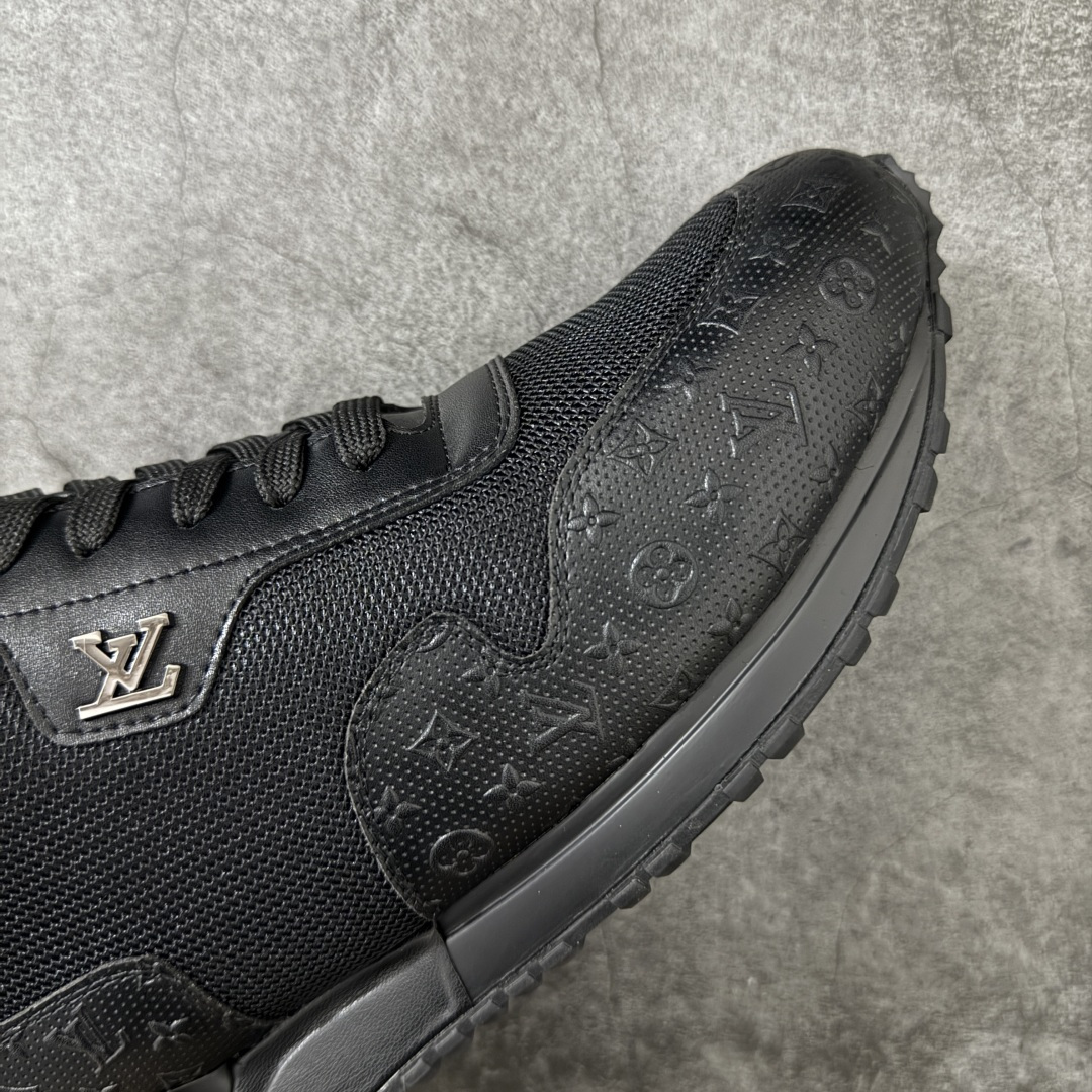 图片[6]-【广东纯原版本】Louis Vuitton Archlight Sneakers｜ INS 炸款 · 米兰走秀风 · 探视系列复古老爹鞋 ✦ 法国顶级高奢品牌 LV 路易威登 ✦ 代购级品质 · 第一时间订入 ZP 开发 ✦ 每一处拼色材质均为原版独家定制 ✦ 对版对色，对比正品无差别 ✦ 大底原模开版 · 高弹环保发泡底 ✦ 单底模具成本十几万，回弹与稳定性拉满 ✦ 头层小牛皮饰片＋网格拼接鞋面 ✦ 超软皮内里脚垫，上脚即舒适 ✦ 独立开发 TPU 回弹中底 ✦ 组合 TPR 耐磨外底，抓地稳不拖脚 ✦ 广东原产 ✦ 升级原装礼盒＋全套原装配件包装 尺码：39–45-选品中心