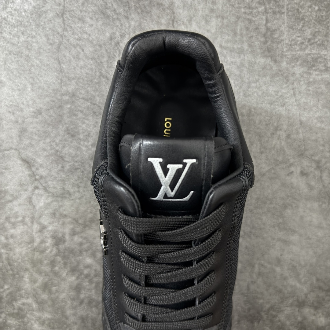 图片[8]-【广东纯原版本】Louis Vuitton Archlight Sneakers｜ INS 炸款 · 米兰走秀风 · 探视系列复古老爹鞋 ✦ 法国顶级高奢品牌 LV 路易威登 ✦ 代购级品质 · 第一时间订入 ZP 开发 ✦ 每一处拼色材质均为原版独家定制 ✦ 对版对色，对比正品无差别 ✦ 大底原模开版 · 高弹环保发泡底 ✦ 单底模具成本十几万，回弹与稳定性拉满 ✦ 头层小牛皮饰片＋网格拼接鞋面 ✦ 超软皮内里脚垫，上脚即舒适 ✦ 独立开发 TPU 回弹中底 ✦ 组合 TPR 耐磨外底，抓地稳不拖脚 ✦ 广东原产 ✦ 升级原装礼盒＋全套原装配件包装 尺码：39–45-选品中心