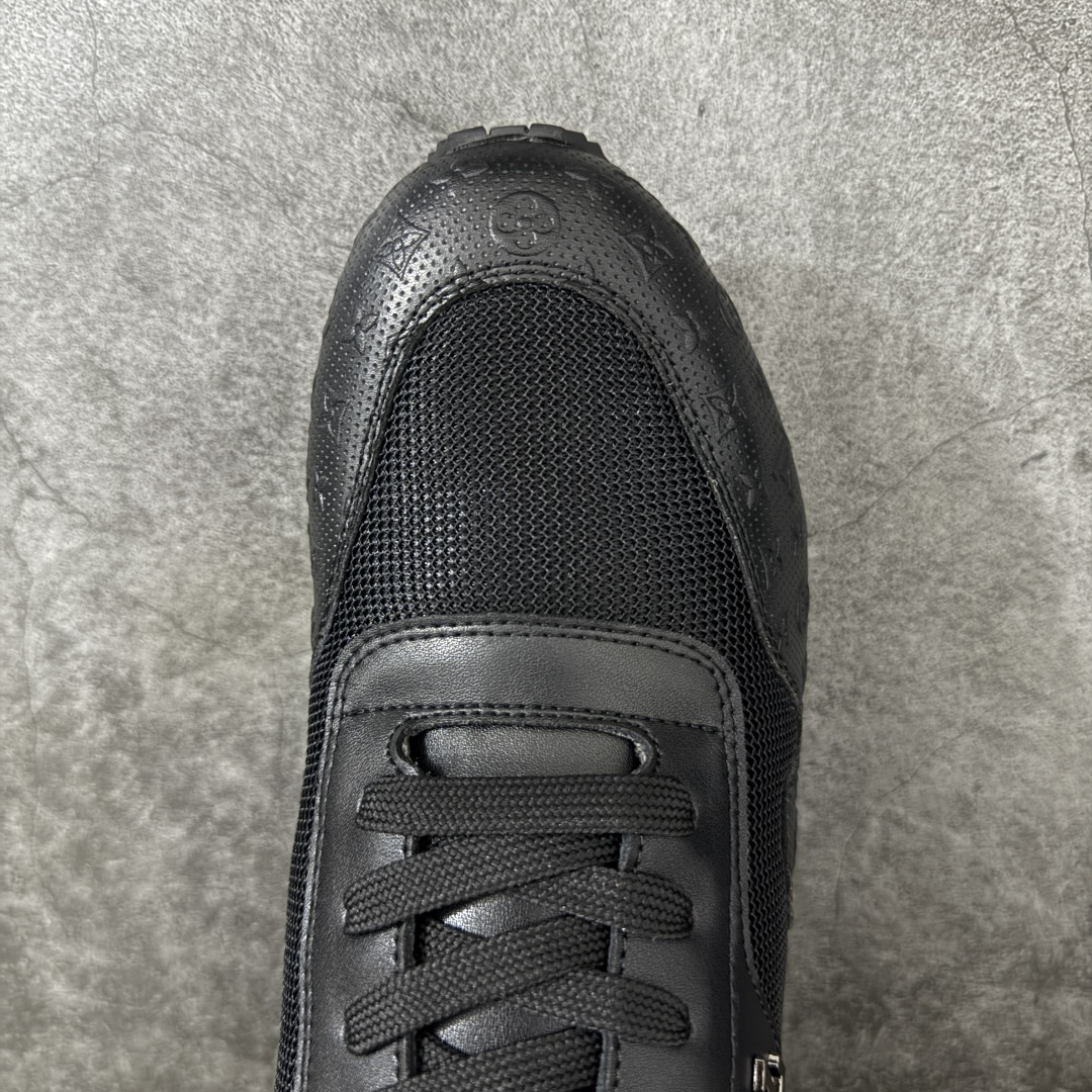 图片[5]-【广东纯原版本】Louis Vuitton Archlight Sneakers｜ INS 炸款 · 米兰走秀风 · 探视系列复古老爹鞋 ✦ 法国顶级高奢品牌 LV 路易威登 ✦ 代购级品质 · 第一时间订入 ZP 开发 ✦ 每一处拼色材质均为原版独家定制 ✦ 对版对色，对比正品无差别 ✦ 大底原模开版 · 高弹环保发泡底 ✦ 单底模具成本十几万，回弹与稳定性拉满 ✦ 头层小牛皮饰片＋网格拼接鞋面 ✦ 超软皮内里脚垫，上脚即舒适 ✦ 独立开发 TPU 回弹中底 ✦ 组合 TPR 耐磨外底，抓地稳不拖脚 ✦ 广东原产 ✦ 升级原装礼盒＋全套原装配件包装 尺码：39–45-选品中心