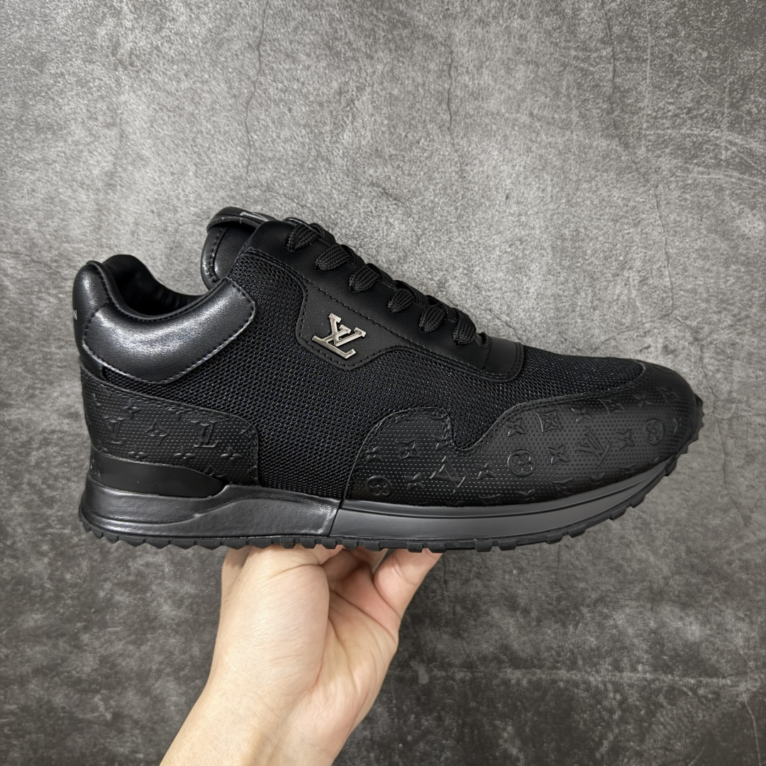 【广东纯原版本】Louis Vuitton Archlight Sneakers｜ INS 炸款 · 米兰走秀风 · 探视系列复古老爹鞋 ✦ 法国顶级高奢品牌 LV 路易威登 ✦ 代购级品质 · 第一时间订入 ZP 开发 ✦ 每一处拼色材质均为原版独家定制 ✦ 对版对色，对比正品无差别 ✦ 大底原模开版 · 高弹环保发泡底 ✦ 单底模具成本十几万，回弹与稳定性拉满 ✦ 头层小牛皮饰片＋网格拼接鞋面 ✦ 超软皮内里脚垫，上脚即舒适 ✦ 独立开发 TPU 回弹中底 ✦ 组合 TPR 耐磨外底，抓地稳不拖脚 ✦ 广东原产 ✦ 升级原装礼盒＋全套原装配件包装 尺码：39–45-选品中心
