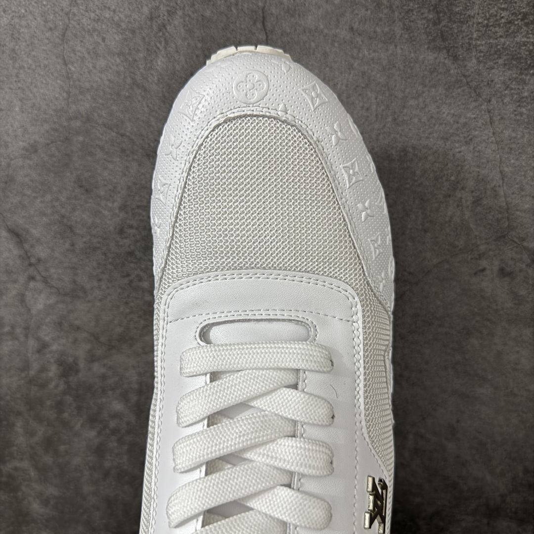 图片[5]-【广东纯原版本】Louis Vuitton Archlight Sneakers｜ INS 炸款 · 米兰走秀风 · 探视系列复古老爹鞋 ✦ 法国顶级高奢品牌 LV 路易威登 ✦ 代购级品质 · 第一时间订入 ZP 开发 ✦ 每一处拼色材质均为原版独家定制 ✦ 对版对色，对比正品无差别 ✦ 大底原模开版 · 高弹环保发泡底 ✦ 单底模具成本十几万，回弹与稳定性拉满 ✦ 头层小牛皮饰片＋网格拼接鞋面 ✦ 超软皮内里脚垫，上脚即舒适 ✦ 独立开发 TPU 回弹中底 ✦ 组合 TPR 耐磨外底，抓地稳不拖脚 ✦ 广东原产 ✦ 升级原装礼盒＋全套原装配件包装 尺码：39–45-选品中心