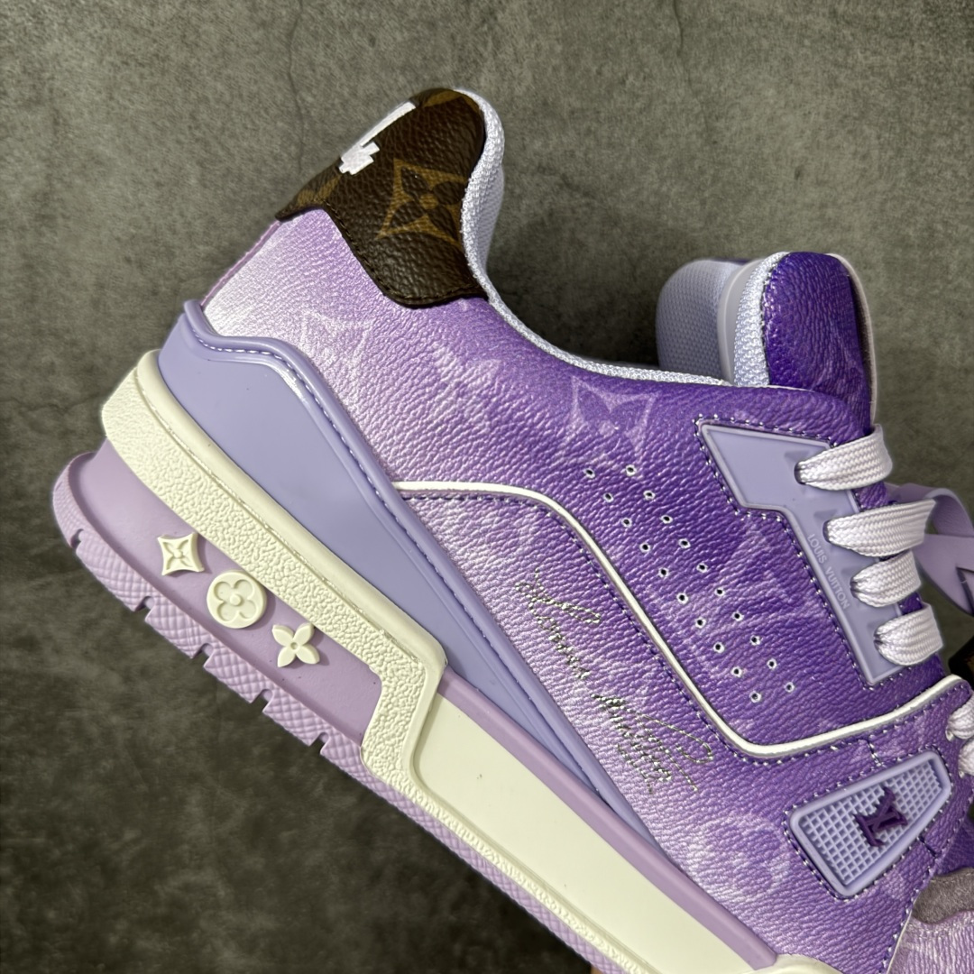 图片[7]-【纯原礼盒版本】LV Louis Vuitton Trainer 低帮休闲板鞋 代购级别 ZP级全套包装 原版购入历时近两个月开发打造！ 经典多拼色超好看 原版完美楦型 调试了两个月 鞋面独家订制压纹粒面小牛皮 大底TPU、模具费2w+ 质感媲美原版 垫脚聚米微料加透气英伦网布 细节原版一致 ❗️请注意区分市面通货材料 版型 包装配件 尺码： 39 40 41 42 43 44 45 46-选品中心