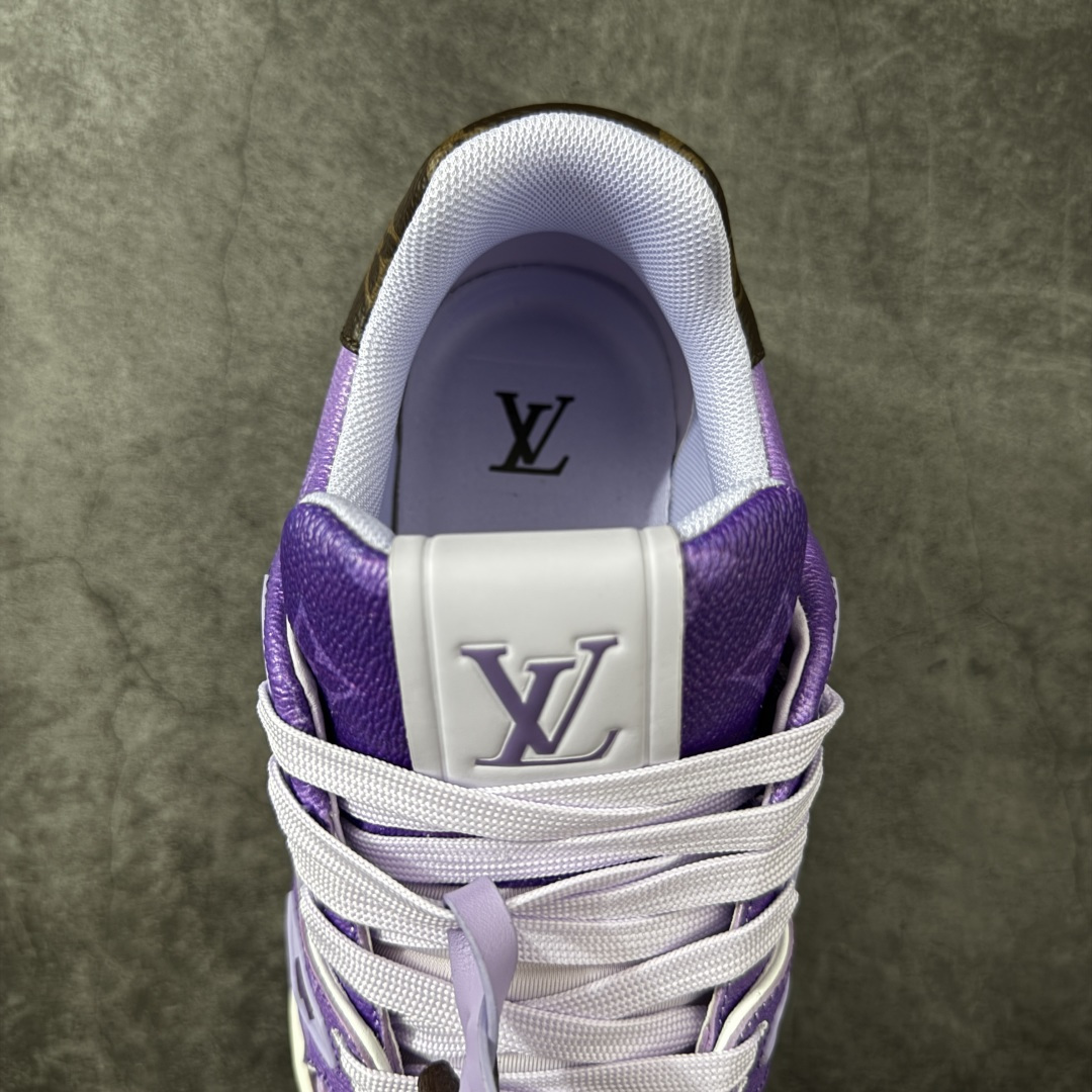 图片[8]-【纯原礼盒版本】LV Louis Vuitton Trainer 低帮休闲板鞋 代购级别 ZP级全套包装 原版购入历时近两个月开发打造！ 经典多拼色超好看 原版完美楦型 调试了两个月 鞋面独家订制压纹粒面小牛皮 大底TPU、模具费2w+ 质感媲美原版 垫脚聚米微料加透气英伦网布 细节原版一致 ❗️请注意区分市面通货材料 版型 包装配件 尺码： 39 40 41 42 43 44 45 46-选品中心