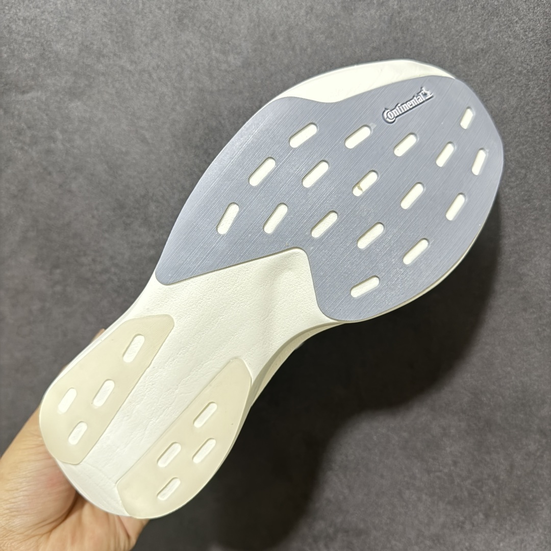 图片[9]-【TD版本】阿迪达斯 ADIDAS ADIZERO EVO SL 运动舒适防滑耐磨 低帮跑步鞋 内置碳板 阿迪达斯革新力作!「破纪录轻跑鞋」adiZero Adios Pro EVO 极致轻盈的Lightweight Upper设计,带来近乎裸足的舒适体验。中底采用尖端科技，Lightstrike Pro材料经过精细调校，实现卓越缓震与轻量化的完美结合。 货号： KI4763 尺码： 35-46-选品中心