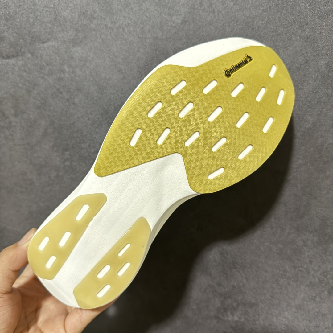 图片[9]-【TD版本】Adidas Adizero Evo SL 2 阿迪超轻透气缓震跑鞋 #以令人难以置信的138克重量，刷新了跑鞋轻量化的记录，阿迪在材料科学和工艺技术上的深厚积累。 #全新鞋款采用Lightweight Upper材料，让穿着者几乎能够体验到一种\”裸足\”的感觉 货号： JQ4527 尺码：35 36 36.5 37 38 38.5 39 40 40.5 41 42 42.5 43 44 44.5 45-选品中心