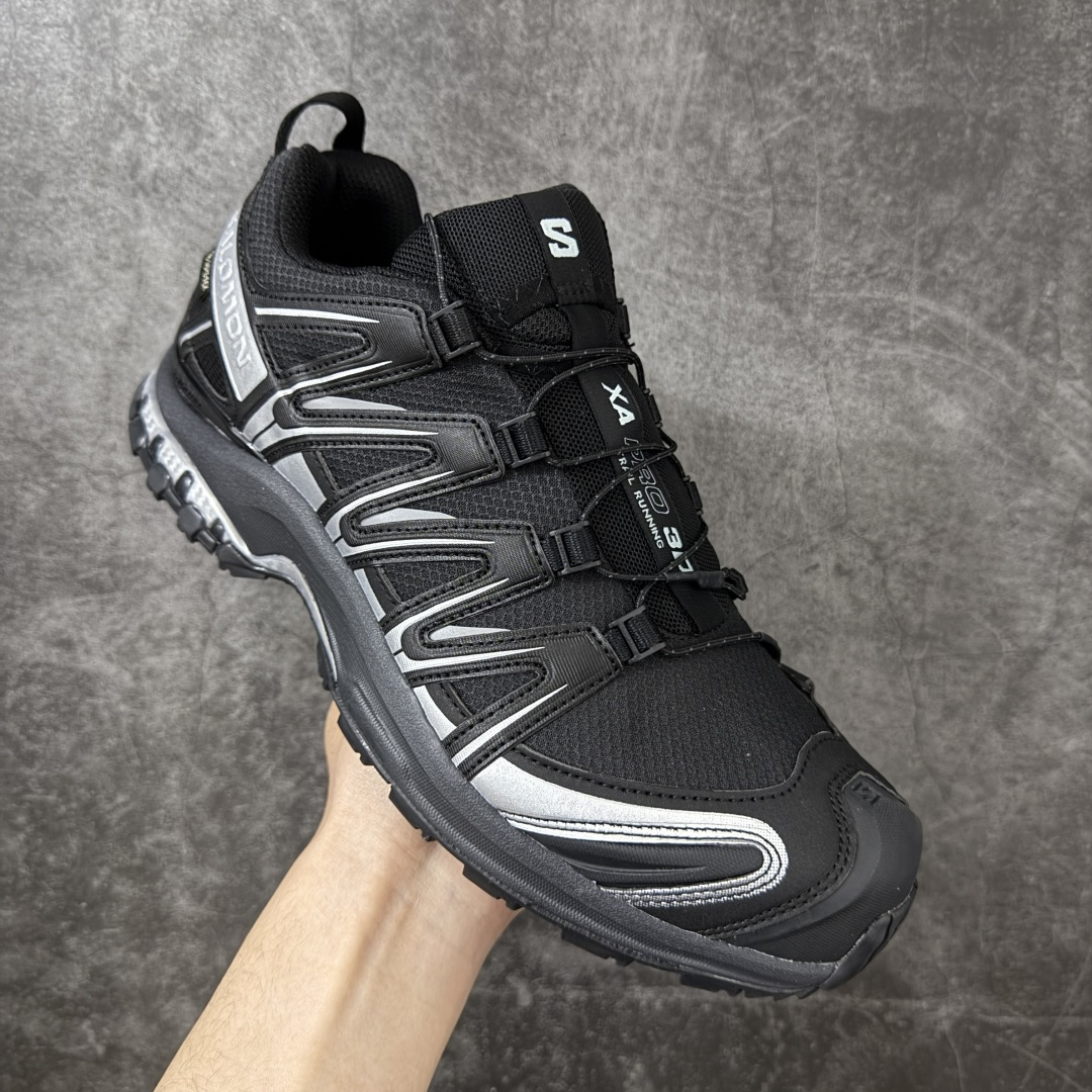 图片[3]-【纯原W1版】SALOMON XA Pro 3D 黑银492143 萨洛蒙潮流越野机能户外功能鞋 纯原外贸平台特供订单 耗时半年巨作 全套原纸板楦头开发 原厂特供网布配套加持 确保原汁原味 完美呈现版型 原档数据独家私模五层组合大底 男女鞋同步官方开发 原装Ortholite轻量化鞋垫 中底布带钢印编号 原厂TPU锁扣 进口港宝加持 后跟自然饱满 还原公司包裹性 鞋面采用SENSIFT贴合技术 全方位贴合包裹脚型 鞋跟部鞋底牵引设计 提供强大的抓地性能 更适应野外崎岖不平的道路 其3D ADVANCED CHASSIS底盘 材料轻量大化 钉齿设计更具稳定性 防护性 鞋底易磨损区运用CONTAGRIP高耐磨材料 应对城市硬质路面长距离跑考验 尺码：36 36.5 37.5 38 38.5 39 40 40.5 41 42 42.5 43 44 44.5 45-选品中心