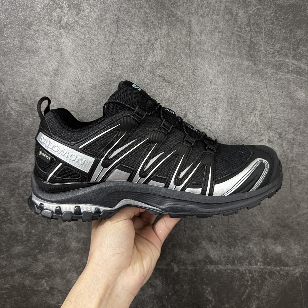 【纯原W1版】SALOMON XA Pro 3D 黑银492143 萨洛蒙潮流越野机能户外功能鞋 纯原外贸平台特供订单 耗时半年巨作 全套原纸板楦头开发 原厂特供网布配套加持 确保原汁原味 完美呈现版型 原档数据独家私模五层组合大底 男女鞋同步官方开发 原装Ortholite轻量化鞋垫 中底布带钢印编号 原厂TPU锁扣 进口港宝加持 后跟自然饱满 还原公司包裹性 鞋面采用SENSIFT贴合技术 全方位贴合包裹脚型 鞋跟部鞋底牵引设计 提供强大的抓地性能 更适应野外崎岖不平的道路 其3D ADVANCED CHASSIS底盘 材料轻量大化 钉齿设计更具稳定性 防护性 鞋底易磨损区运用CONTAGRIP高耐磨材料 应对城市硬质路面长距离跑考验 尺码：36 36.5 37.5 38 38.5 39 40 40.5 41 42 42.5 43 44 44.5 45-选品中心