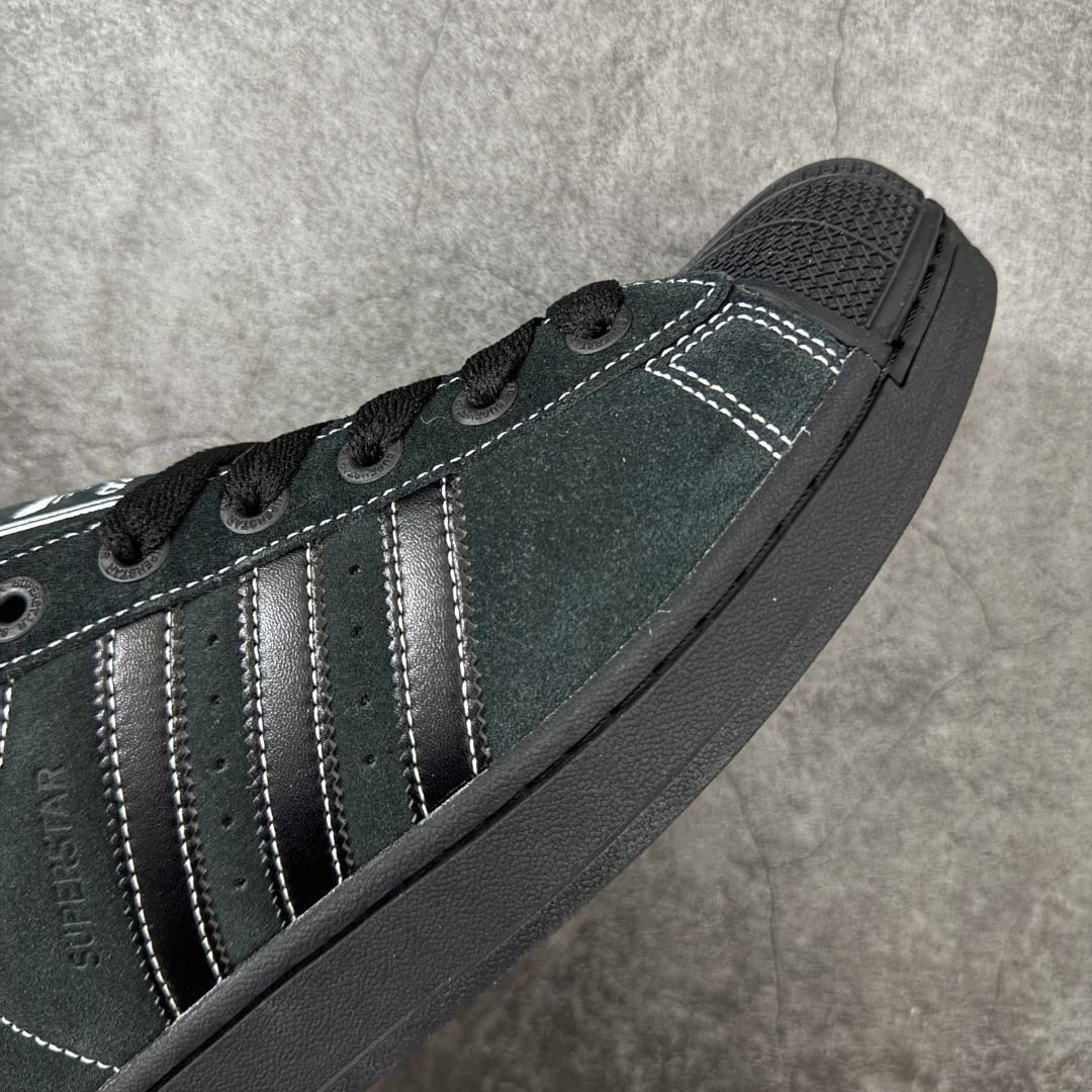 图片[6]-【H11顶级头层版】adidas originals Superstar 2 贝壳头 简约经典 舒适时尚 复古板鞋 男女同款 黑白 货号：JH5470 全新升级版 皮料改进至头层原厂皮 原盒 原底原料 开模打造 原厂织唛鞋标 高精密准度 原楦原纸板开发 匹配原版98%以上 后跟垫棉独家呈现 反口里弧度正确 原厂鞋垫 背胶 后跟电绣针数 与正品一致 原厂皮料 原厂车缝线 质感无敌 皮料切割干净 无任何毛边 清洁度细节完美 进口港宝加持 后跟自然饱满 还原公司包裹性 鞋面采用原装数据贴合技术 全方位贴合包裹脚型 鞋跟部鞋底牵引设计 提供强大的抓地性能 更适应不同实战场地路面 尺码：35.5 36 36.5 37.5 38 38.5 39 40 40.5 41 42 42.5 43 44 45-选品中心