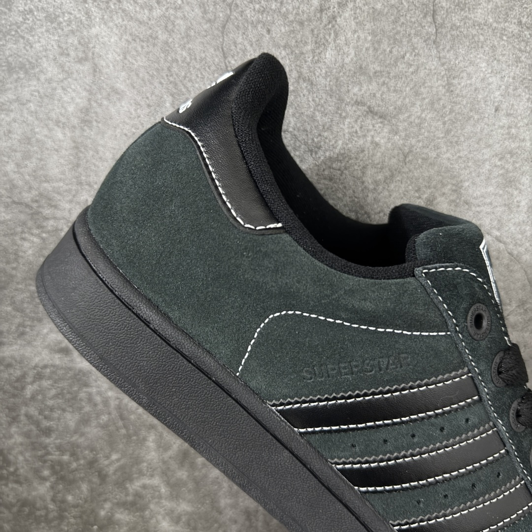 图片[7]-【H11顶级头层版】adidas originals Superstar 2 贝壳头 简约经典 舒适时尚 复古板鞋 男女同款 黑白 货号：JH5470 全新升级版 皮料改进至头层原厂皮 原盒 原底原料 开模打造 原厂织唛鞋标 高精密准度 原楦原纸板开发 匹配原版98%以上 后跟垫棉独家呈现 反口里弧度正确 原厂鞋垫 背胶 后跟电绣针数 与正品一致 原厂皮料 原厂车缝线 质感无敌 皮料切割干净 无任何毛边 清洁度细节完美 进口港宝加持 后跟自然饱满 还原公司包裹性 鞋面采用原装数据贴合技术 全方位贴合包裹脚型 鞋跟部鞋底牵引设计 提供强大的抓地性能 更适应不同实战场地路面 尺码：35.5 36 36.5 37.5 38 38.5 39 40 40.5 41 42 42.5 43 44 45-选品中心