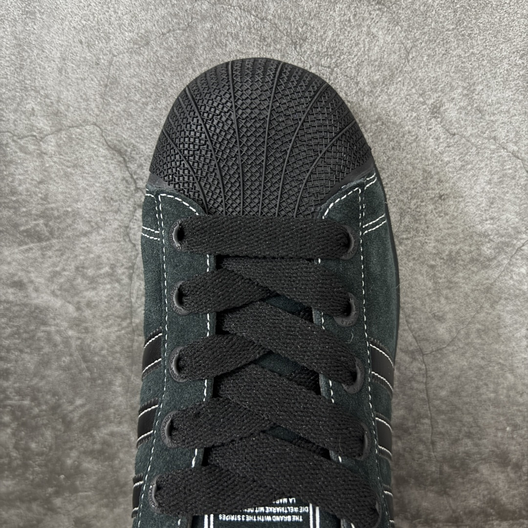 图片[5]-【H11顶级头层版】adidas originals Superstar 2 贝壳头 简约经典 舒适时尚 复古板鞋 男女同款 黑白 货号：JH5470 全新升级版 皮料改进至头层原厂皮 原盒 原底原料 开模打造 原厂织唛鞋标 高精密准度 原楦原纸板开发 匹配原版98%以上 后跟垫棉独家呈现 反口里弧度正确 原厂鞋垫 背胶 后跟电绣针数 与正品一致 原厂皮料 原厂车缝线 质感无敌 皮料切割干净 无任何毛边 清洁度细节完美 进口港宝加持 后跟自然饱满 还原公司包裹性 鞋面采用原装数据贴合技术 全方位贴合包裹脚型 鞋跟部鞋底牵引设计 提供强大的抓地性能 更适应不同实战场地路面 尺码：35.5 36 36.5 37.5 38 38.5 39 40 40.5 41 42 42.5 43 44 45-选品中心