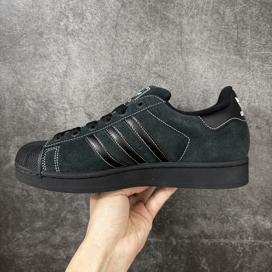 图片[2]-【H11顶级头层版】adidas originals Superstar 2 贝壳头 简约经典 舒适时尚 复古板鞋 男女同款 黑白 货号：JH5470 全新升级版 皮料改进至头层原厂皮 原盒 原底原料 开模打造 原厂织唛鞋标 高精密准度 原楦原纸板开发 匹配原版98%以上 后跟垫棉独家呈现 反口里弧度正确 原厂鞋垫 背胶 后跟电绣针数 与正品一致 原厂皮料 原厂车缝线 质感无敌 皮料切割干净 无任何毛边 清洁度细节完美 进口港宝加持 后跟自然饱满 还原公司包裹性 鞋面采用原装数据贴合技术 全方位贴合包裹脚型 鞋跟部鞋底牵引设计 提供强大的抓地性能 更适应不同实战场地路面 尺码：35.5 36 36.5 37.5 38 38.5 39 40 40.5 41 42 42.5 43 44 45-选品中心
