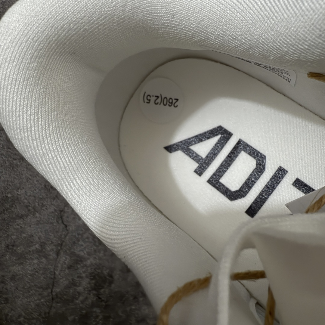 图片[8]-【Goat版本】Adidas Adizero EVO SL 马拉松竞速专业跑鞋 市场最强版出货 原材料 内置碳板 原厂网纱潮流 超临界发泡大底 脚感软弹度与原版几乎无差别 细节目前市场最接近原版品质 外贸专供 最大做到48码 此款针织网面非常轻薄 纤维间的缝隙很大 可以保证跑步时的透气、排汗效果 鞋舌直接与两侧的内衬和鞋底连接在一起 在跑步过程中不会被鞋舌的左右移动所困扰 在标准鞋带孔的基础上再拓宽一组鞋带孔 适合不同脚型的需求 突破性 EnergyRods 技术，有助于跑者实现更好的成绩 中底独特的LIGHTSTRIKE PRO泡棉材质 微弹感觉在跑步过程中给予了良好的支撑体验 对于顶级精英和高水平进阶跑者来说 ADIOS PRO是一双值得信赖的竞速比赛用鞋 货号：JH6206 尺码：36-48-莆田鞋