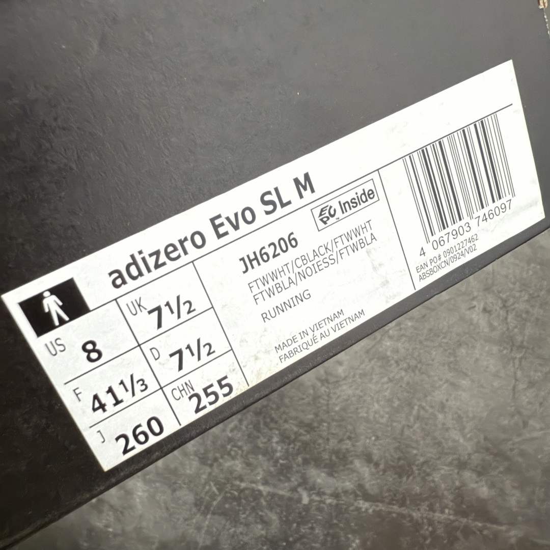 图片[11]-【Goat版本】Adidas Adizero EVO SL 马拉松竞速专业跑鞋 市场最强版出货 原材料 内置碳板 原厂网纱潮流 超临界发泡大底 脚感软弹度与原版几乎无差别 细节目前市场最接近原版品质 外贸专供 最大做到48码 此款针织网面非常轻薄 纤维间的缝隙很大 可以保证跑步时的透气、排汗效果 鞋舌直接与两侧的内衬和鞋底连接在一起 在跑步过程中不会被鞋舌的左右移动所困扰 在标准鞋带孔的基础上再拓宽一组鞋带孔 适合不同脚型的需求 突破性 EnergyRods 技术，有助于跑者实现更好的成绩 中底独特的LIGHTSTRIKE PRO泡棉材质 微弹感觉在跑步过程中给予了良好的支撑体验 对于顶级精英和高水平进阶跑者来说 ADIOS PRO是一双值得信赖的竞速比赛用鞋 货号：JH6206 尺码：36-48-莆田鞋