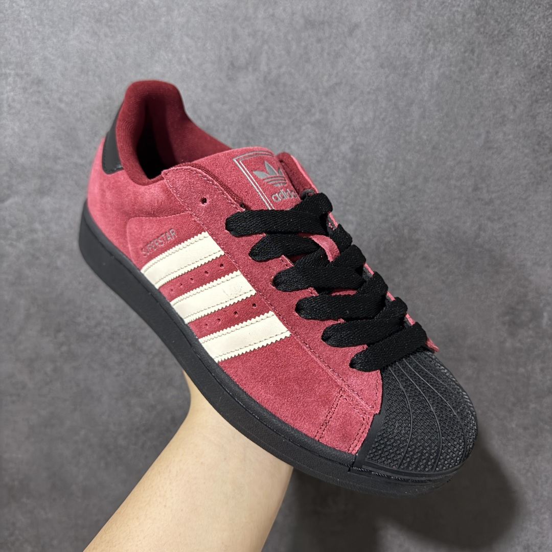 图片[3]-【H11顶级头层版】adidas originals Superstar 2 贝壳头 简约经典 舒适时尚 复古板鞋 男女同款 黑白 货号：JQ3220 全新升级版 皮料改进至头层原厂皮 原盒 原底原料 开模打造 原厂织唛鞋标 高精密准度 原楦原纸板开发 匹配原版98%以上 后跟垫棉独家呈现 反口里弧度正确 原厂鞋垫 背胶 后跟电绣针数 与正品一致 原厂皮料 原厂车缝线 质感无敌 皮料切割干净 无任何毛边 清洁度细节完美 进口港宝加持 后跟自然饱满 还原公司包裹性 鞋面采用原装数据贴合技术 全方位贴合包裹脚型 鞋跟部鞋底牵引设计 提供强大的抓地性能 更适应不同实战场地路面 尺码：35.5 36 36.5 37.5 38 38.5 39 40 40.5 41 42 42.5 43 44 45-选品中心