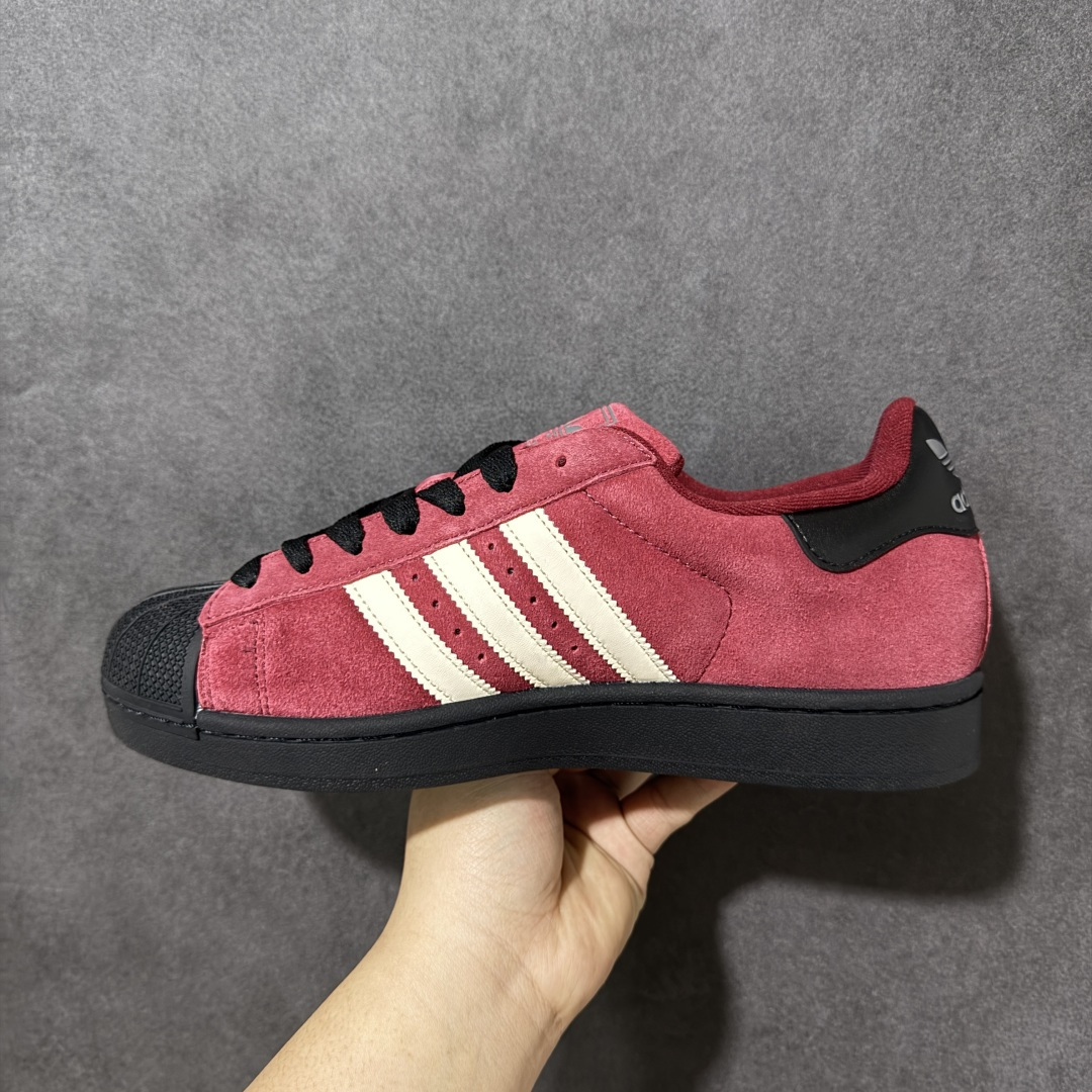 图片[2]-【H11顶级头层版】adidas originals Superstar 2 贝壳头 简约经典 舒适时尚 复古板鞋 男女同款 黑白 货号：JQ3220 全新升级版 皮料改进至头层原厂皮 原盒 原底原料 开模打造 原厂织唛鞋标 高精密准度 原楦原纸板开发 匹配原版98%以上 后跟垫棉独家呈现 反口里弧度正确 原厂鞋垫 背胶 后跟电绣针数 与正品一致 原厂皮料 原厂车缝线 质感无敌 皮料切割干净 无任何毛边 清洁度细节完美 进口港宝加持 后跟自然饱满 还原公司包裹性 鞋面采用原装数据贴合技术 全方位贴合包裹脚型 鞋跟部鞋底牵引设计 提供强大的抓地性能 更适应不同实战场地路面 尺码：35.5 36 36.5 37.5 38 38.5 39 40 40.5 41 42 42.5 43 44 45-选品中心