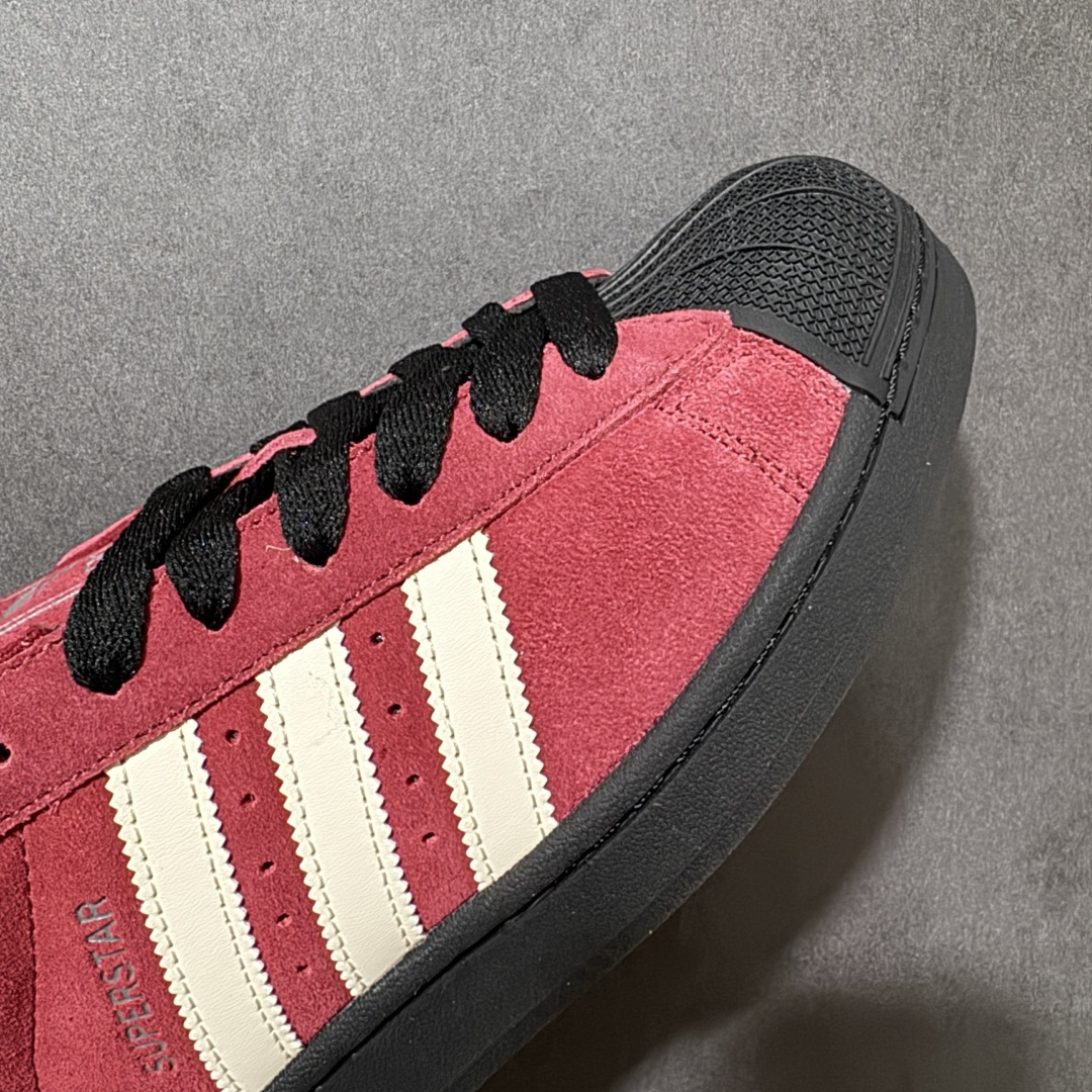 图片[8]-【H11顶级头层版】adidas originals Superstar 2 贝壳头 简约经典 舒适时尚 复古板鞋 男女同款 黑白 货号：JQ3220 全新升级版 皮料改进至头层原厂皮 原盒 原底原料 开模打造 原厂织唛鞋标 高精密准度 原楦原纸板开发 匹配原版98%以上 后跟垫棉独家呈现 反口里弧度正确 原厂鞋垫 背胶 后跟电绣针数 与正品一致 原厂皮料 原厂车缝线 质感无敌 皮料切割干净 无任何毛边 清洁度细节完美 进口港宝加持 后跟自然饱满 还原公司包裹性 鞋面采用原装数据贴合技术 全方位贴合包裹脚型 鞋跟部鞋底牵引设计 提供强大的抓地性能 更适应不同实战场地路面 尺码：35.5 36 36.5 37.5 38 38.5 39 40 40.5 41 42 42.5 43 44 45-选品中心