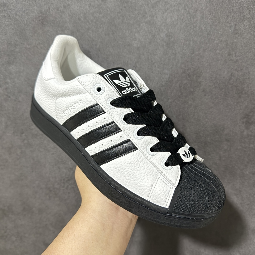 图片[3]-【H11顶级头层版】adidas originals Superstar 2 贝壳头 简约经典 舒适时尚 复古板鞋 男女同款 黑白 货号：JI0124 全新升级版 皮料改进至头层原厂皮 原盒 原底原料 开模打造 原厂织唛鞋标 高精密准度 原楦原纸板开发 匹配原版98%以上 后跟垫棉独家呈现 反口里弧度正确 原厂鞋垫 背胶 后跟电绣针数 与正品一致 原厂皮料 原厂车缝线 质感无敌 皮料切割干净 无任何毛边 清洁度细节完美 进口港宝加持 后跟自然饱满 还原公司包裹性 鞋面采用原装数据贴合技术 全方位贴合包裹脚型 鞋跟部鞋底牵引设计 提供强大的抓地性能 更适应不同实战场地路面 尺码：35.5 36 36.5 37.5 38 38.5 39 40 40.5 41 42 42.5 43 44 45-选品中心