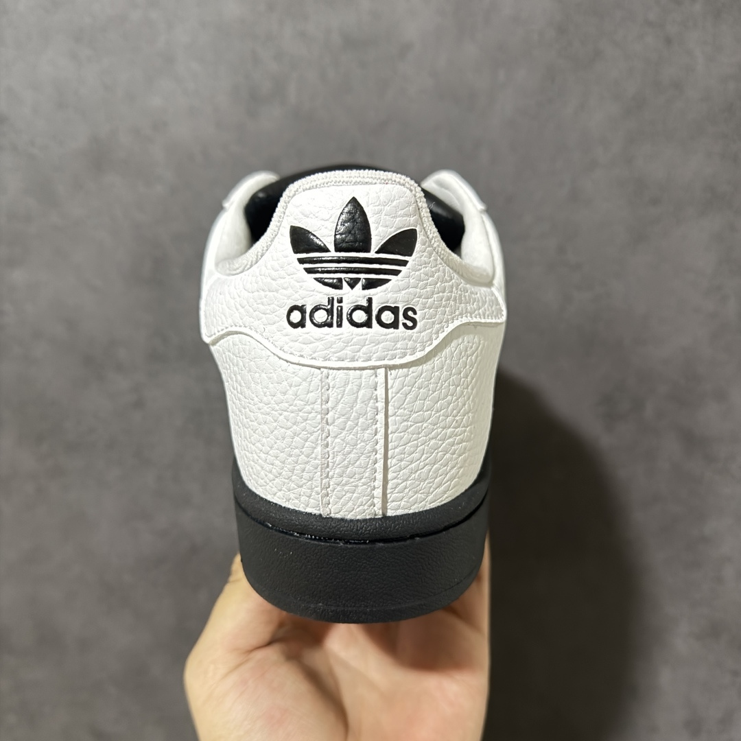 图片[4]-【H11顶级头层版】adidas originals Superstar 2 贝壳头 简约经典 舒适时尚 复古板鞋 男女同款 黑白 货号：JI0124 全新升级版 皮料改进至头层原厂皮 原盒 原底原料 开模打造 原厂织唛鞋标 高精密准度 原楦原纸板开发 匹配原版98%以上 后跟垫棉独家呈现 反口里弧度正确 原厂鞋垫 背胶 后跟电绣针数 与正品一致 原厂皮料 原厂车缝线 质感无敌 皮料切割干净 无任何毛边 清洁度细节完美 进口港宝加持 后跟自然饱满 还原公司包裹性 鞋面采用原装数据贴合技术 全方位贴合包裹脚型 鞋跟部鞋底牵引设计 提供强大的抓地性能 更适应不同实战场地路面 尺码：35.5 36 36.5 37.5 38 38.5 39 40 40.5 41 42 42.5 43 44 45-选品中心